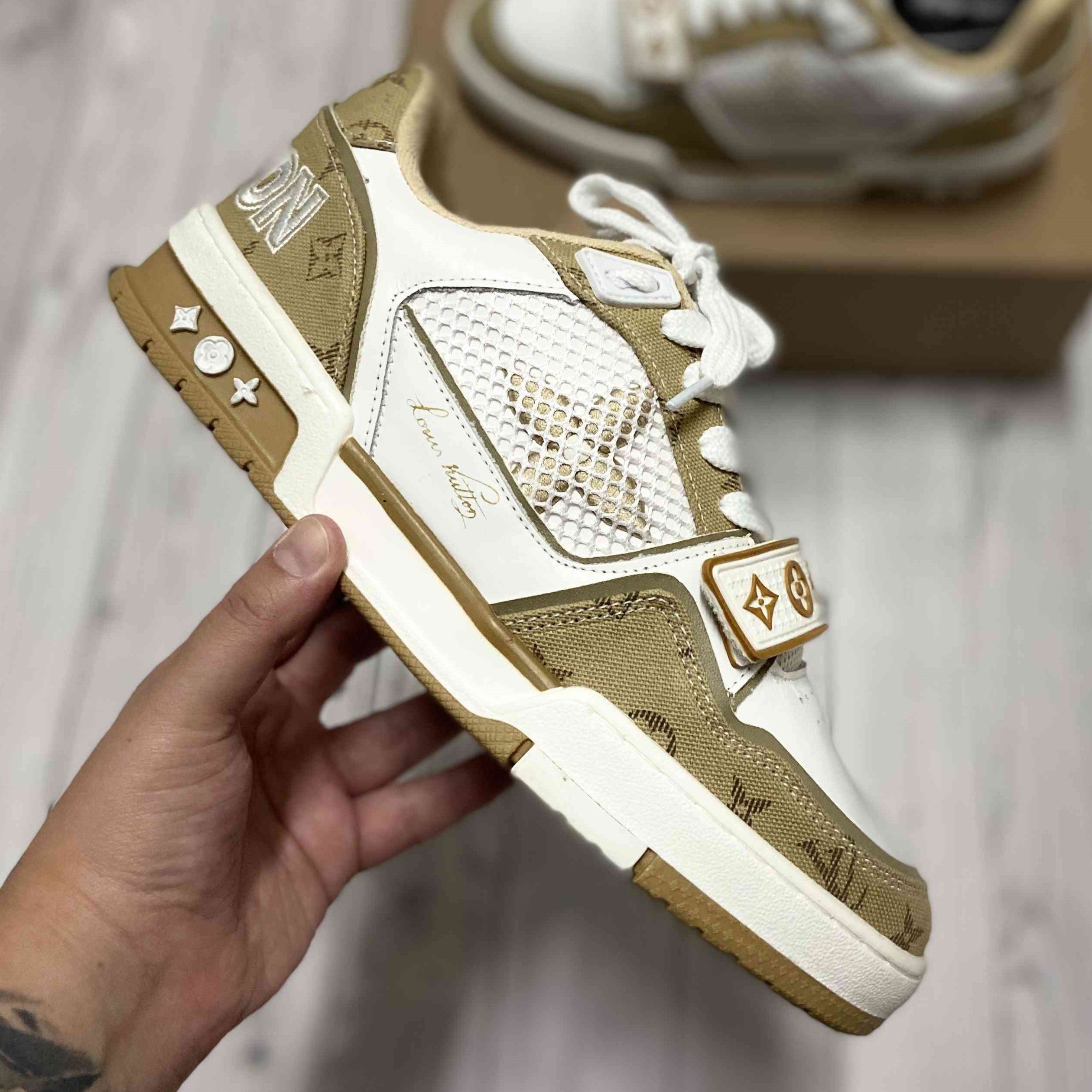 LV Trainer Beige White