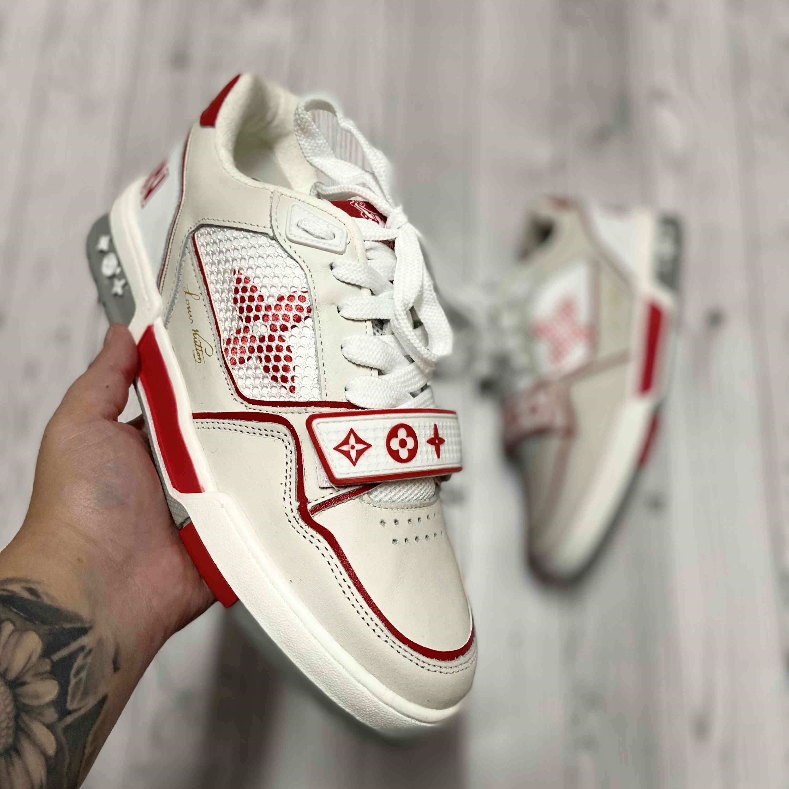 LV Trainer Red Mesh