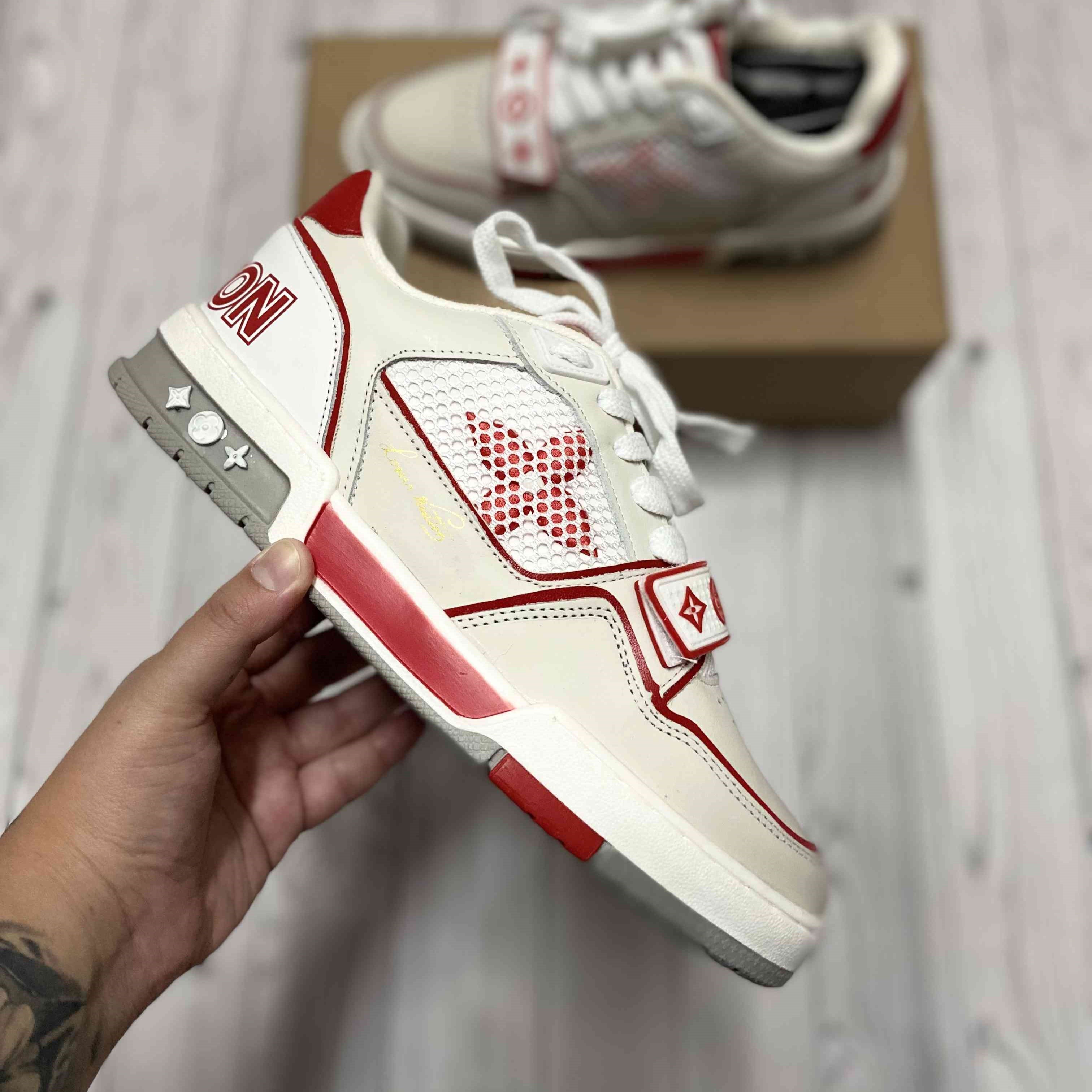 LV Trainer Red Mesh