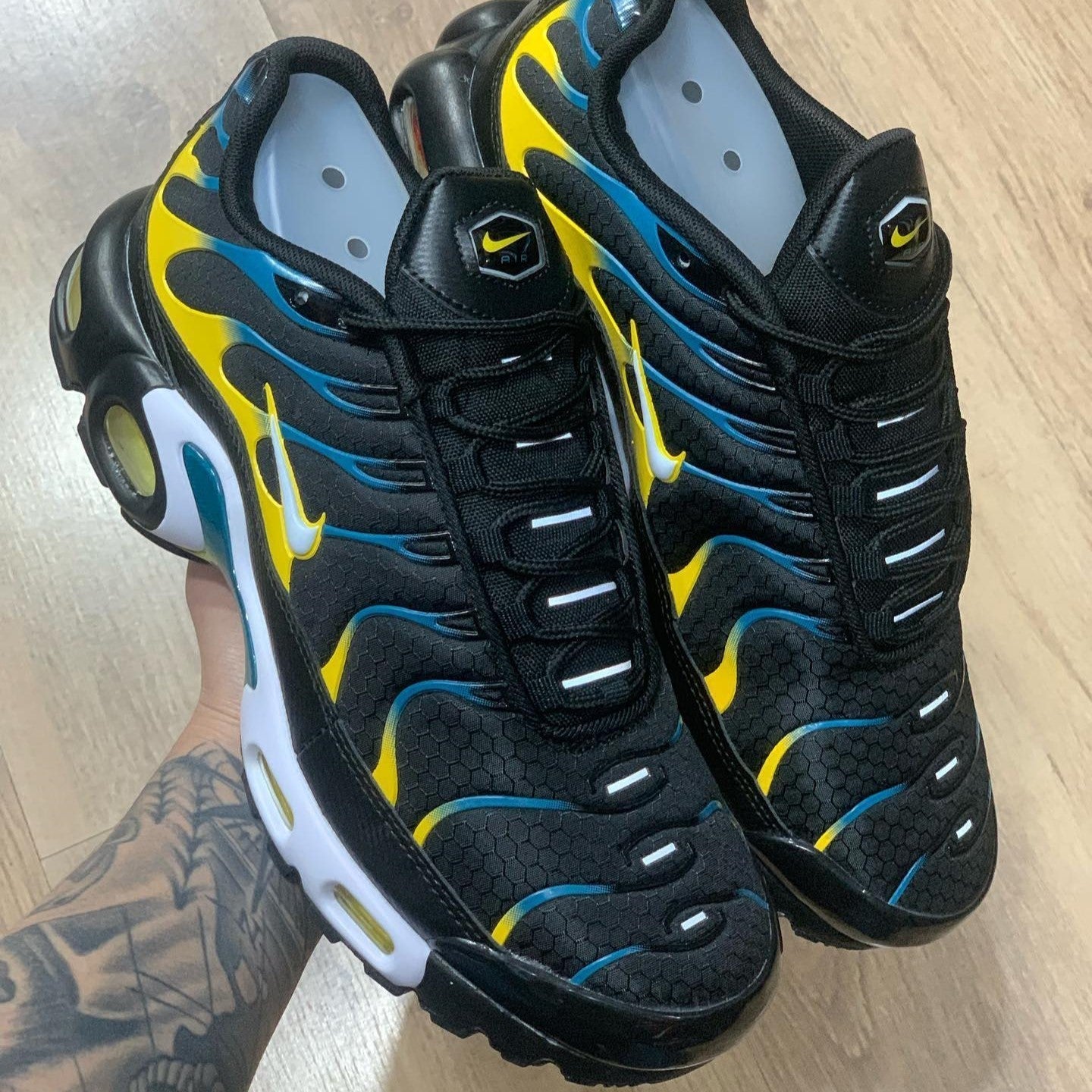 Air Max Plus TN Black University Gold Spruce