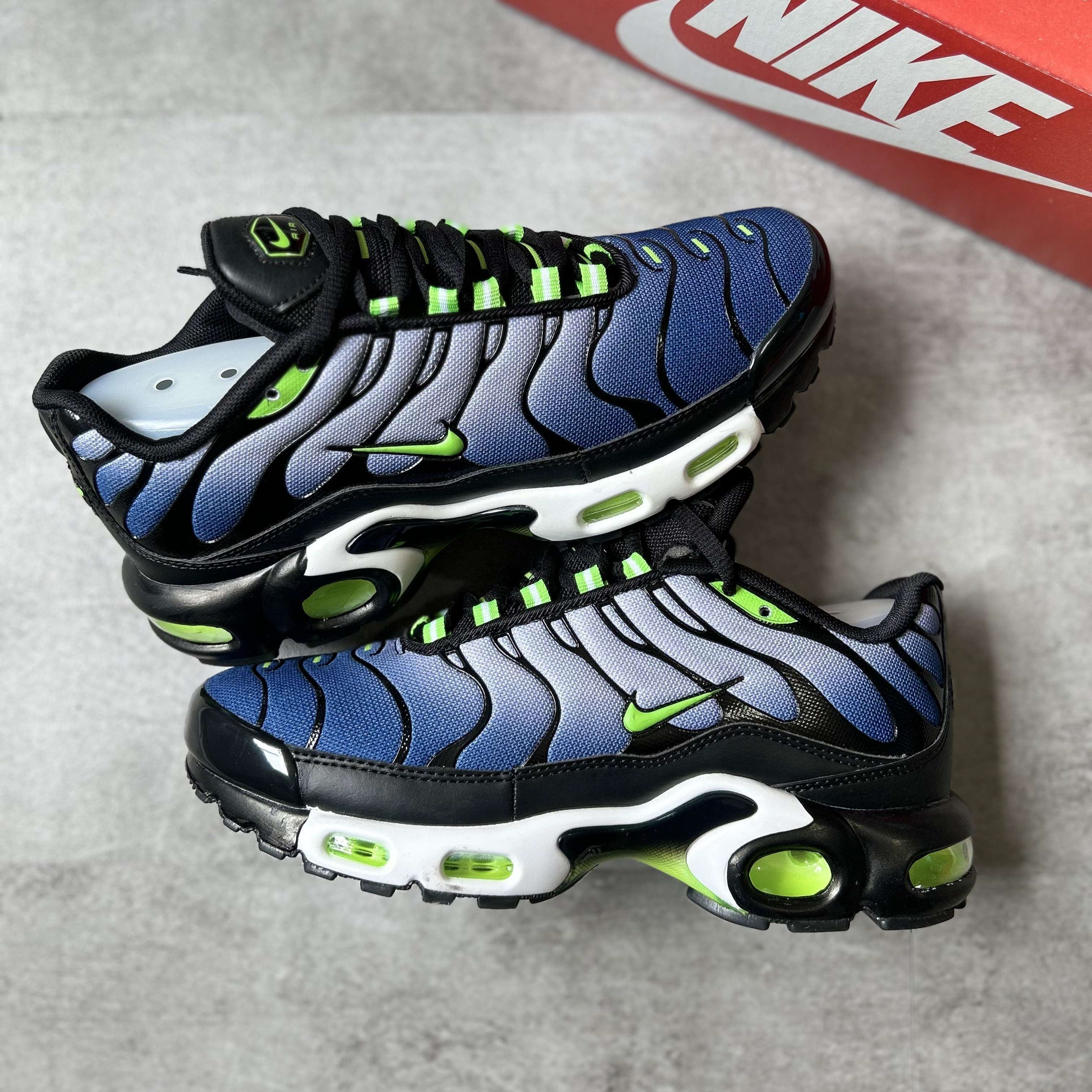 Air Max Plus TN Icons Black Scream Green