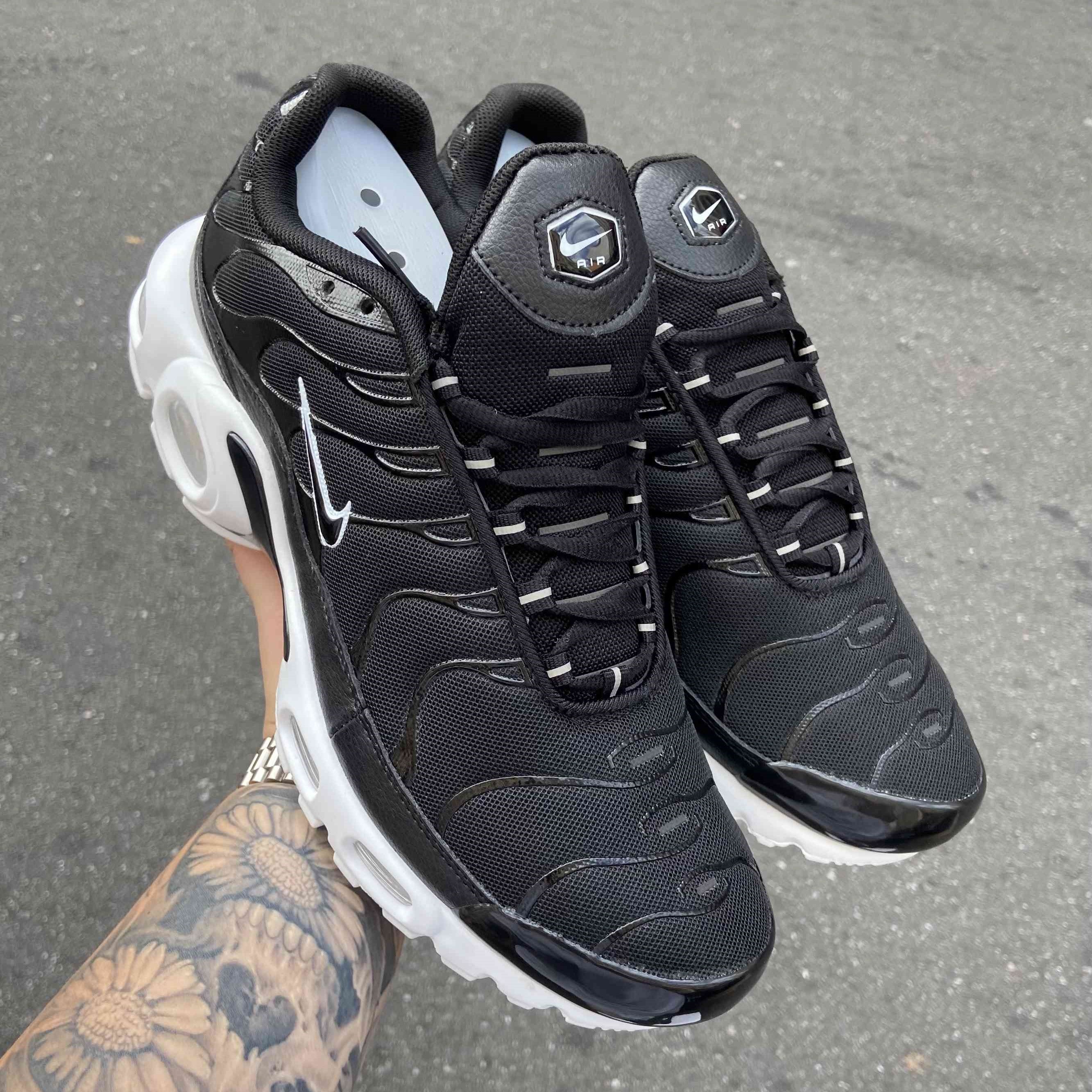 Air Max Plus TN Black White