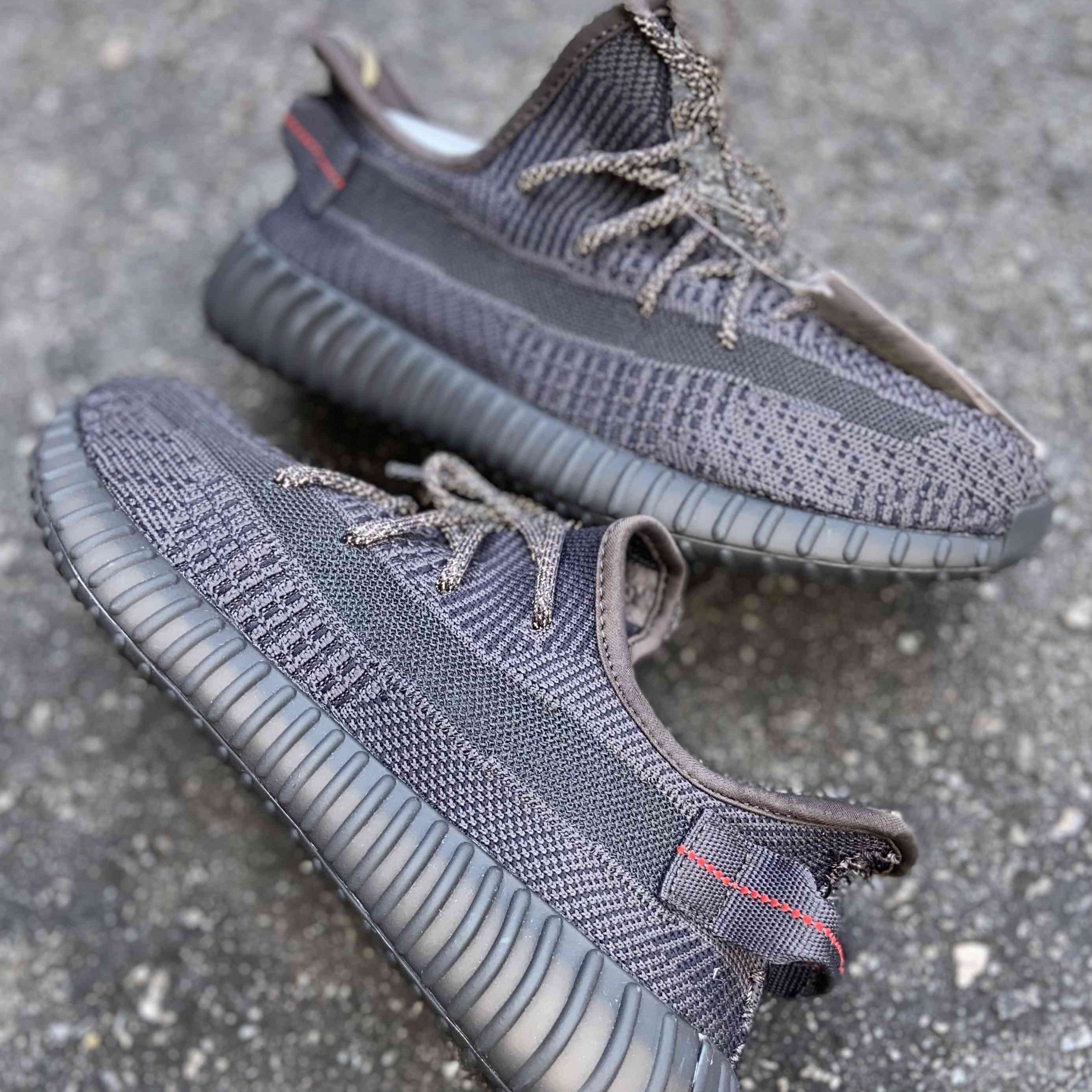 Yeezy Boost 350 v2 Onyx
