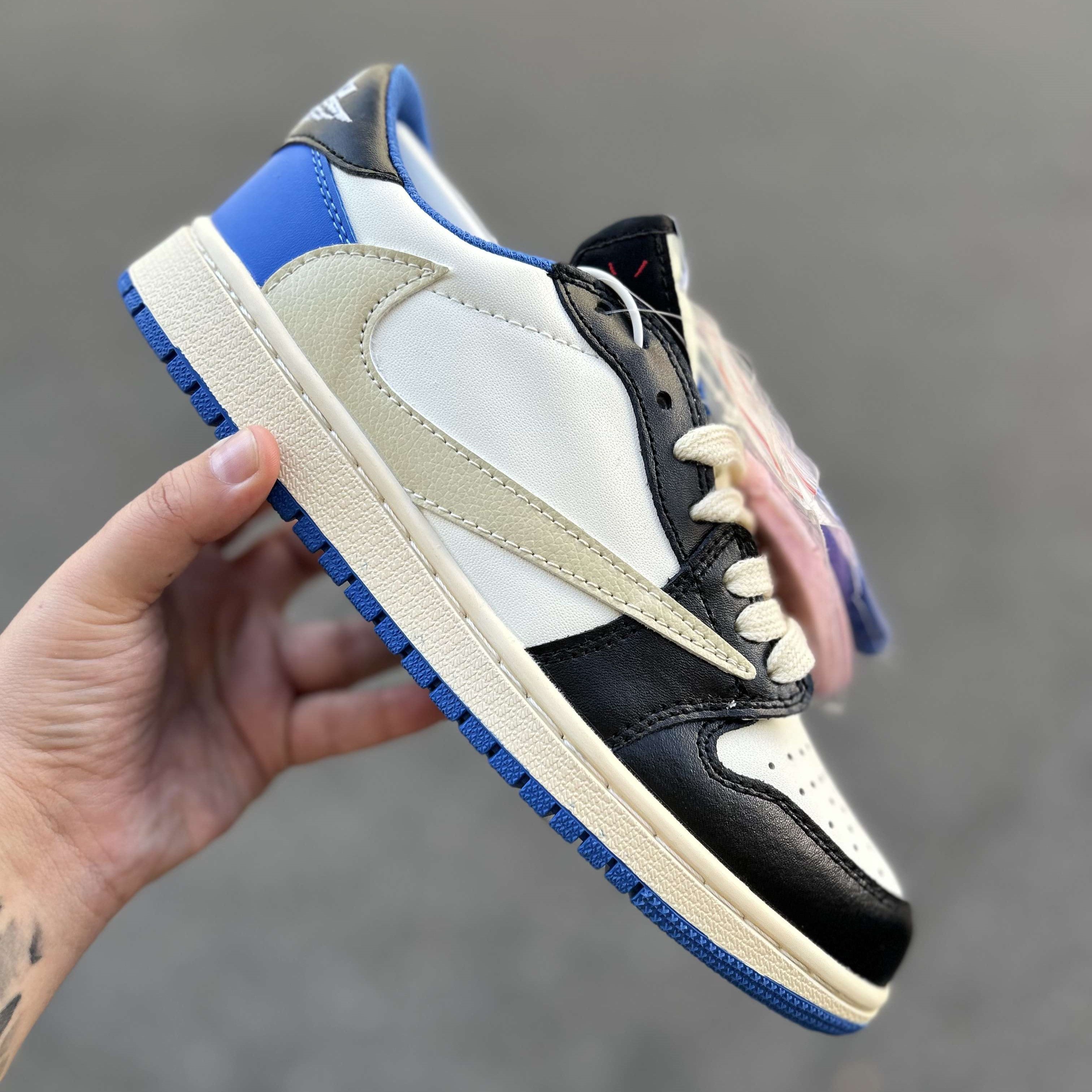 Air Jordan 1 Retro Low Fragment Design X Travis Scott