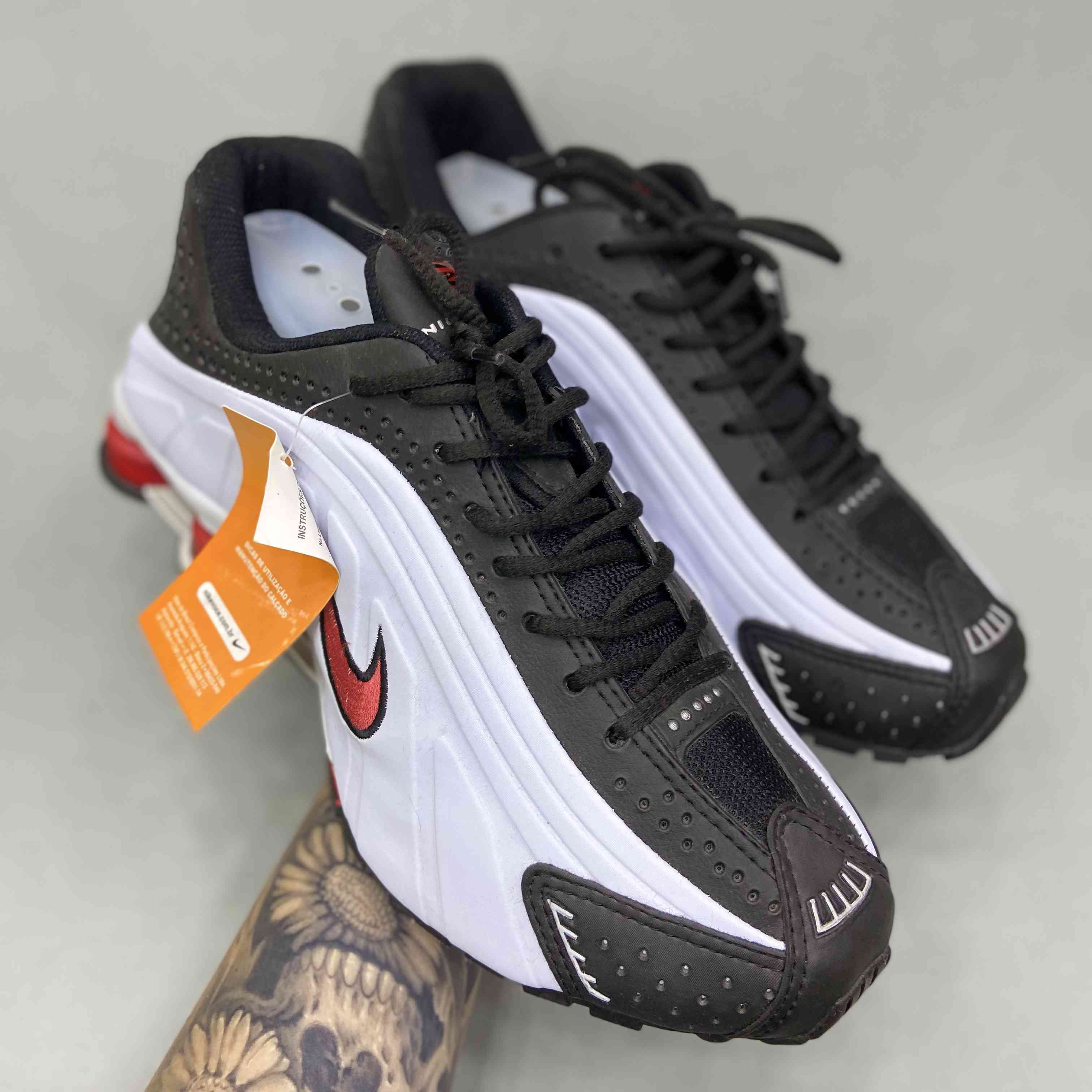 Shox R4 Platinum Tint