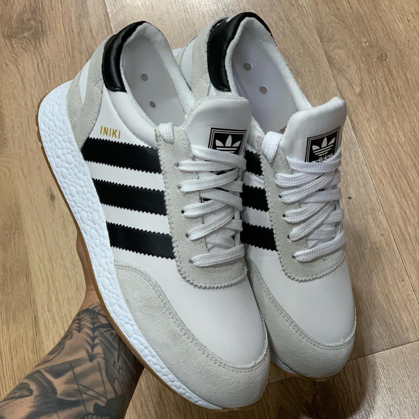 Iniki Runner White Black