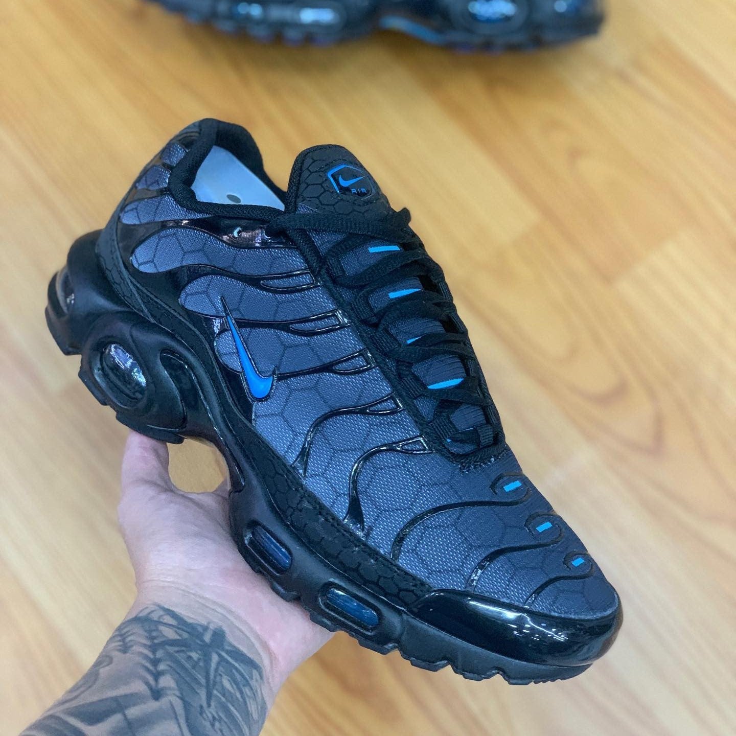 Air Max Plus Hex Black Laser Blue