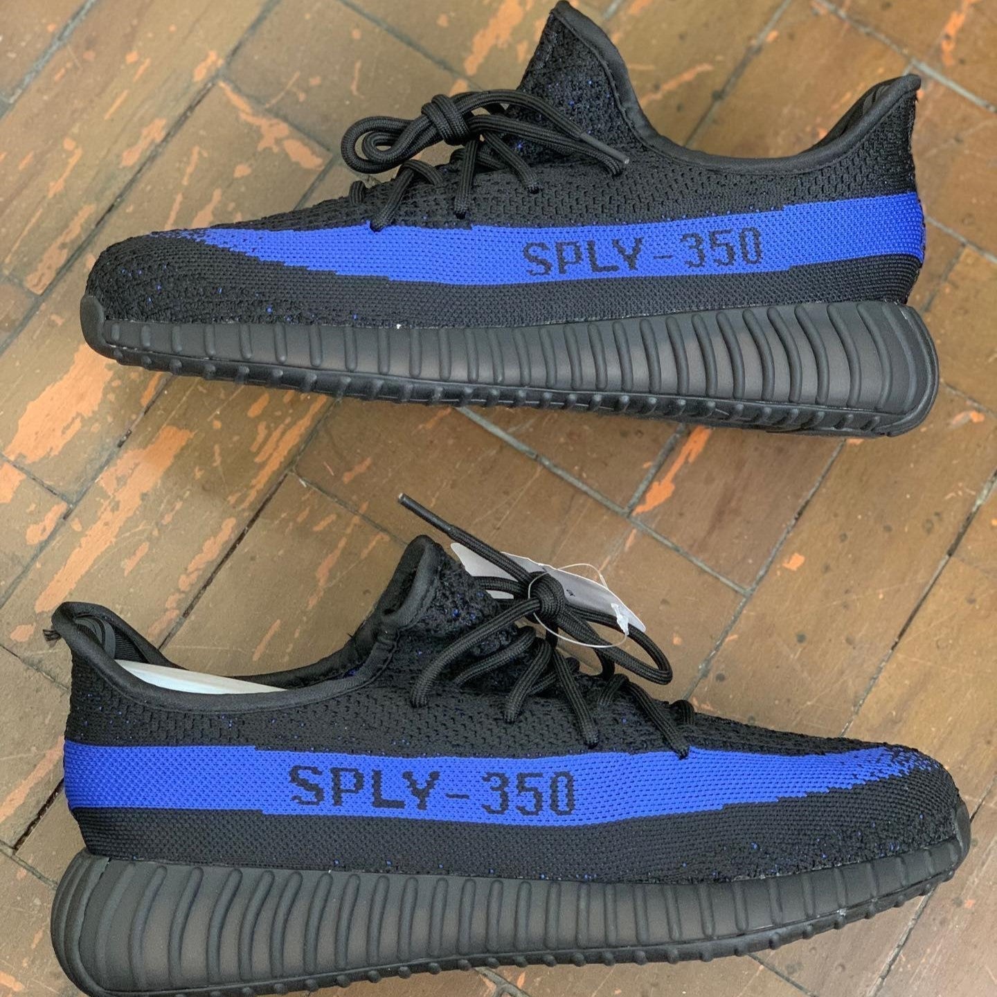 Yeezy Boost 350 v2 Dazzling Blue