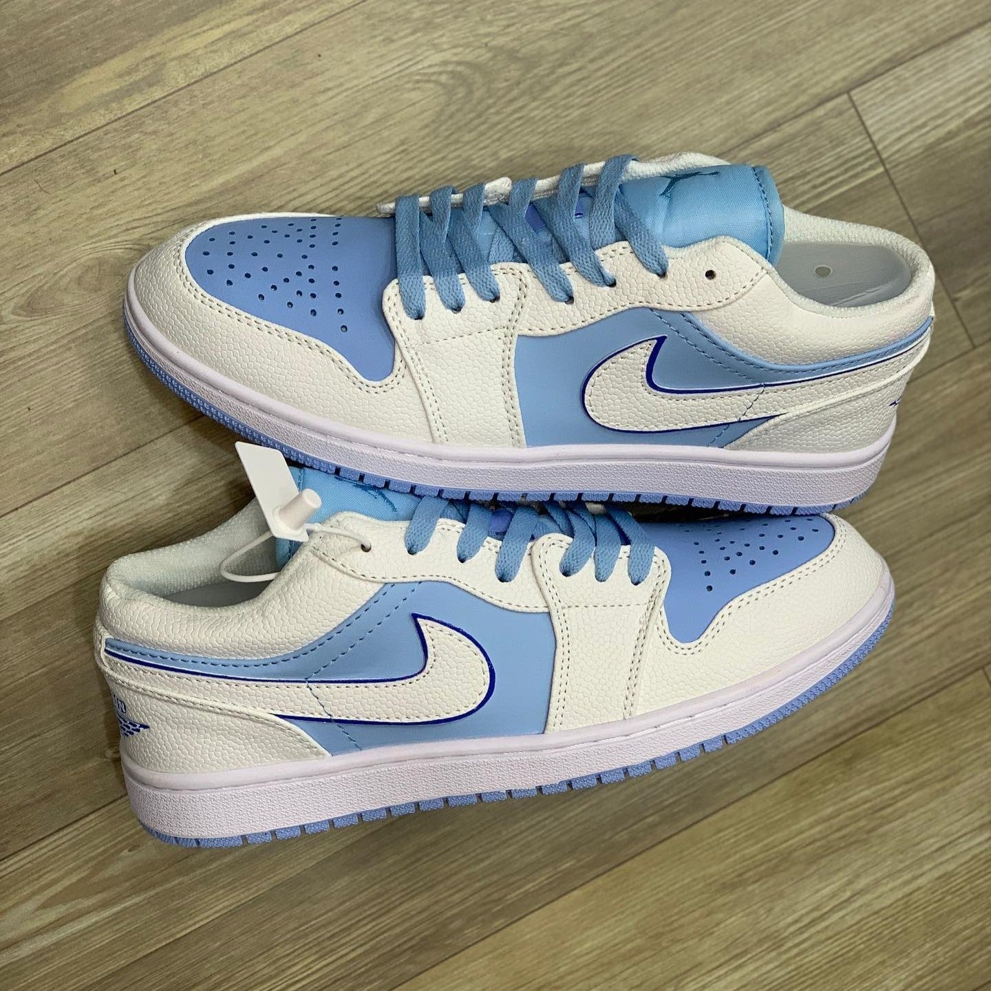 Air Jordan 1 Low SE Reverse Ice Blue