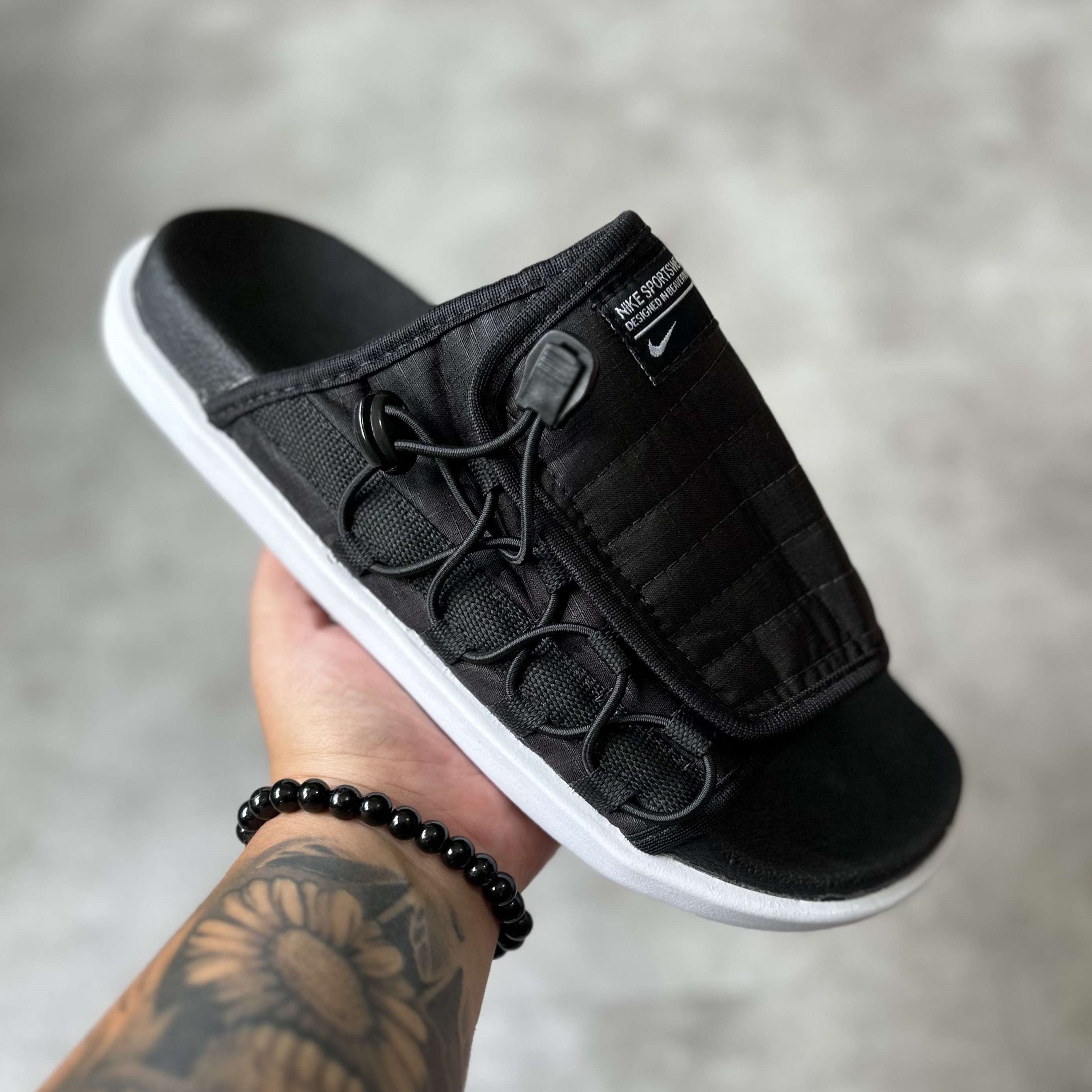 Asuna 2 Slide Black White