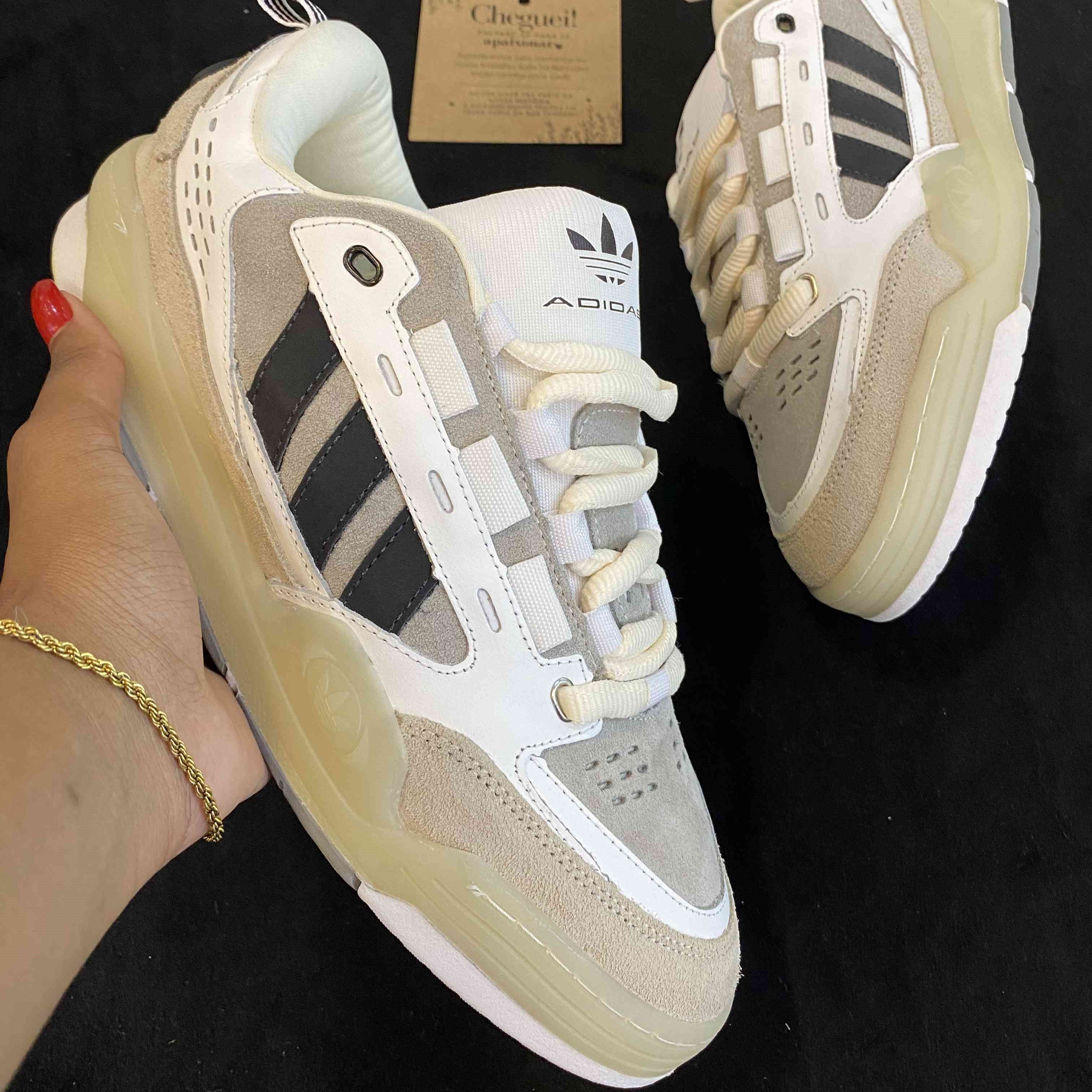 ADI2000 Chalk White Black