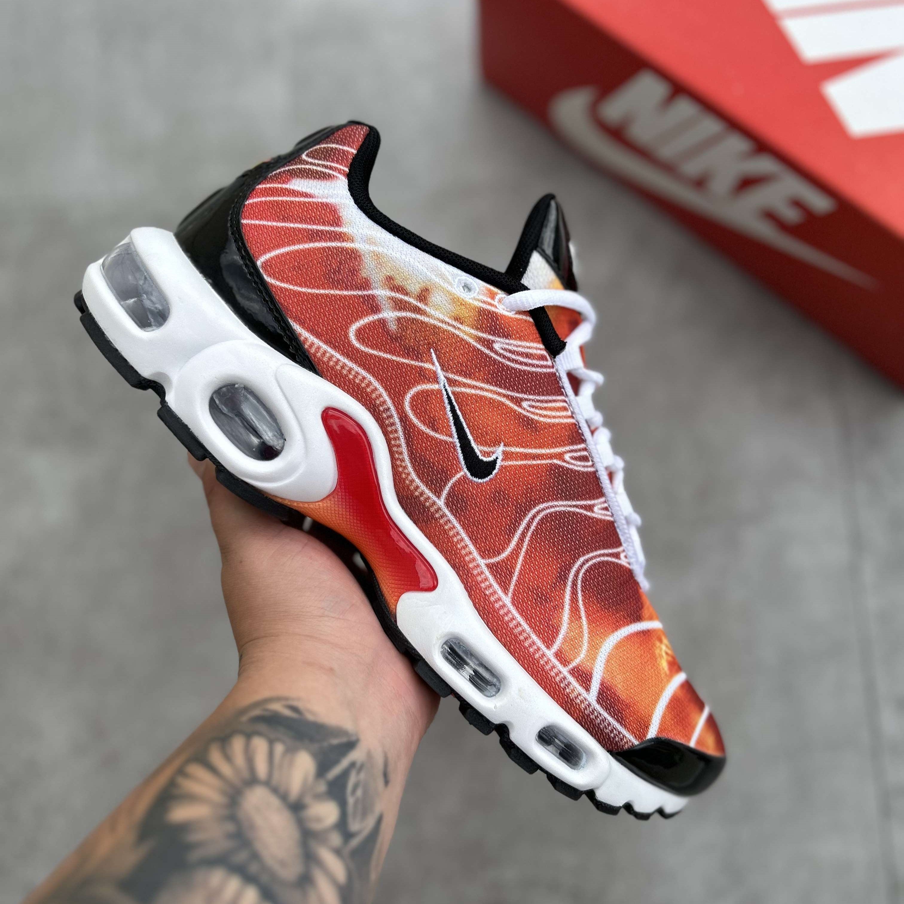 Air Max Plus TN Light Photography