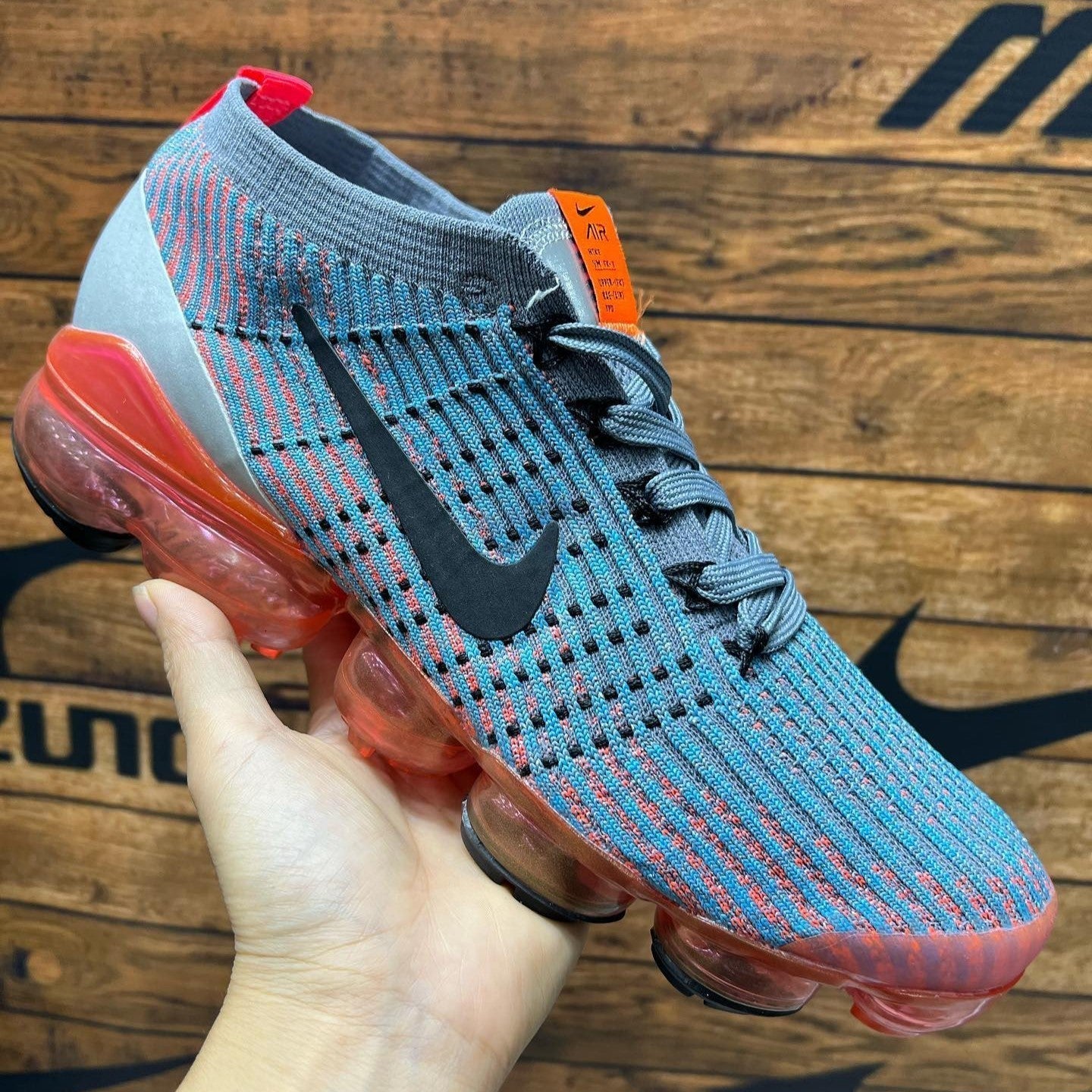 VaporMax Flyknit 3 Moon Landing