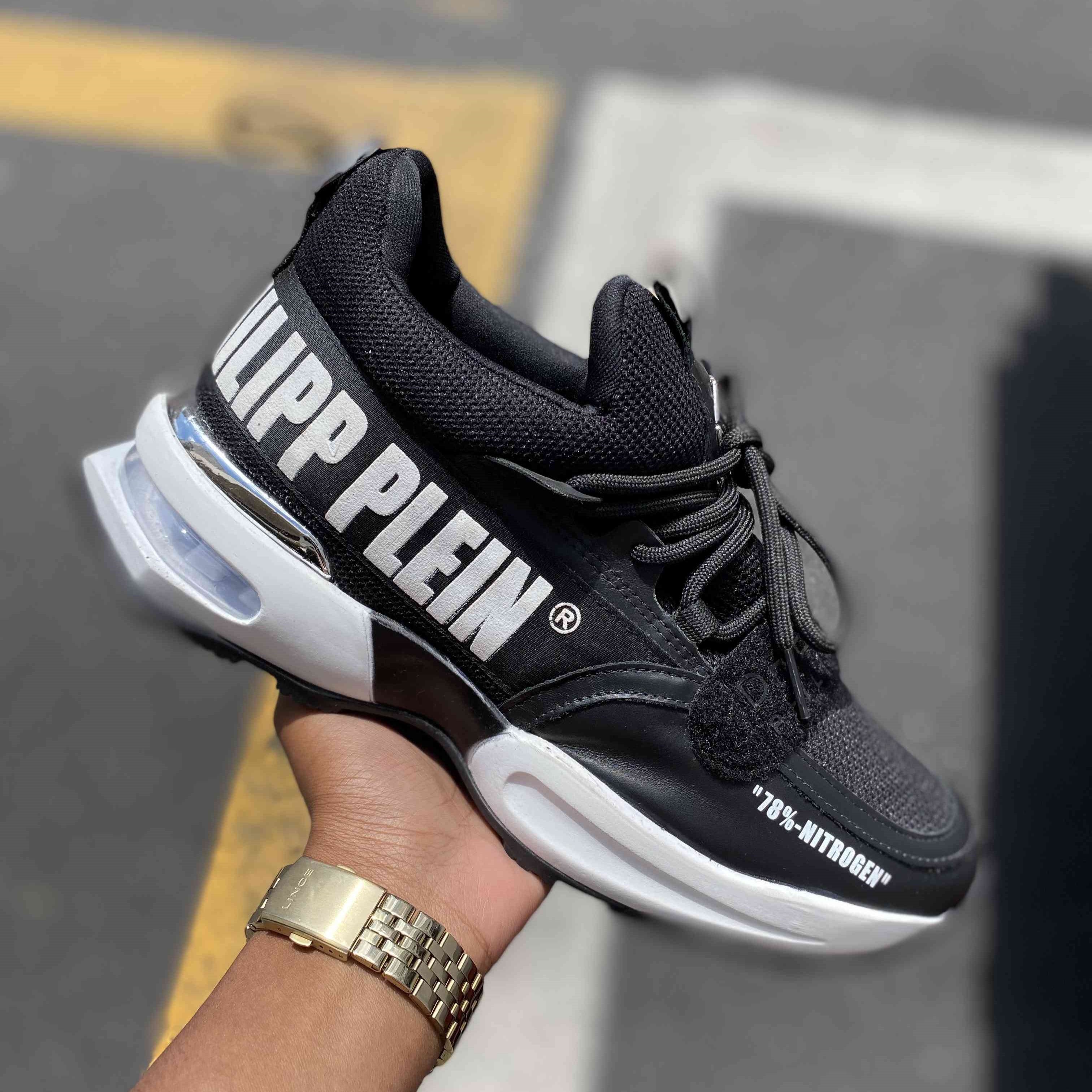 Dream Big 78%-Nitrogen Black White