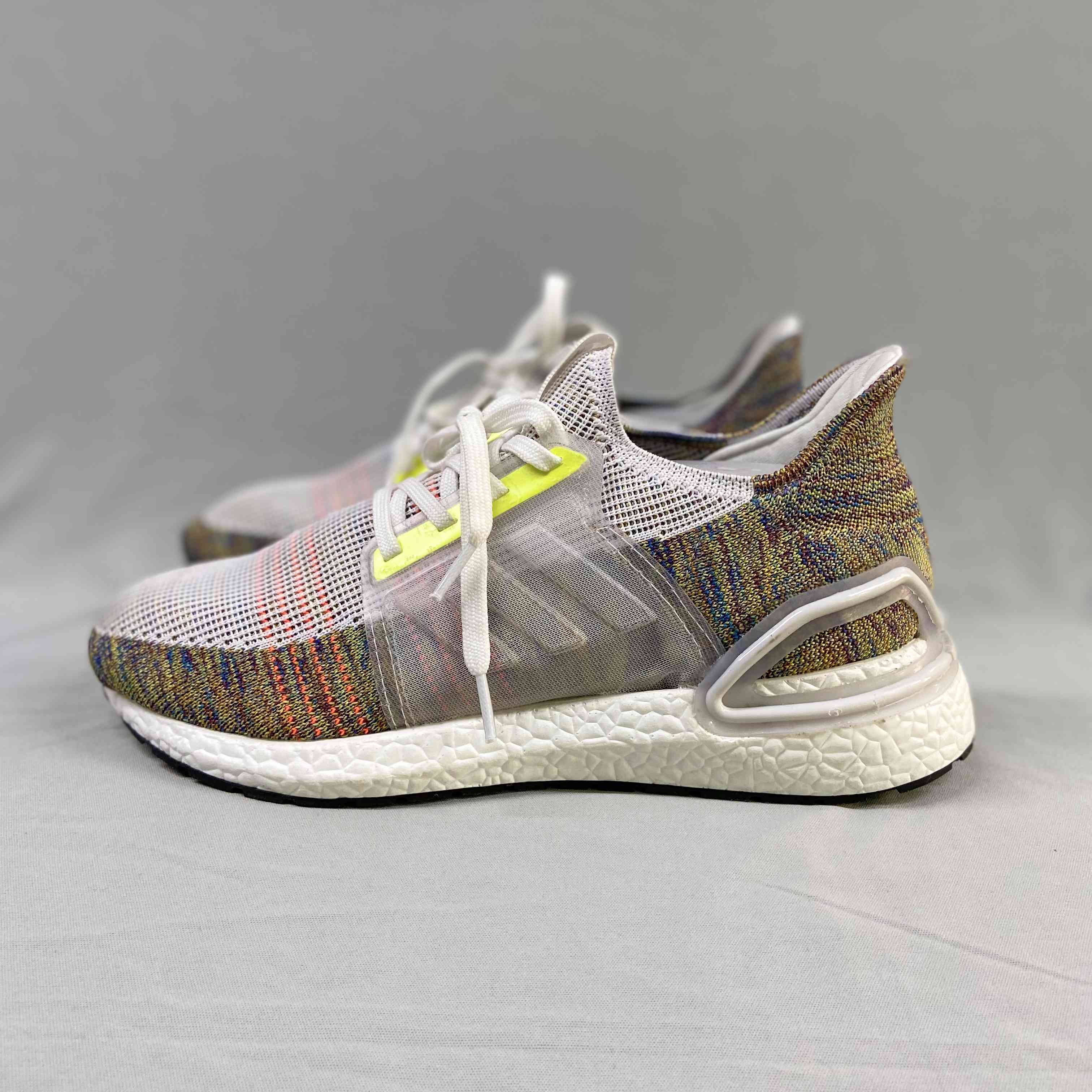 UltraBoost 19 Grey Yellow