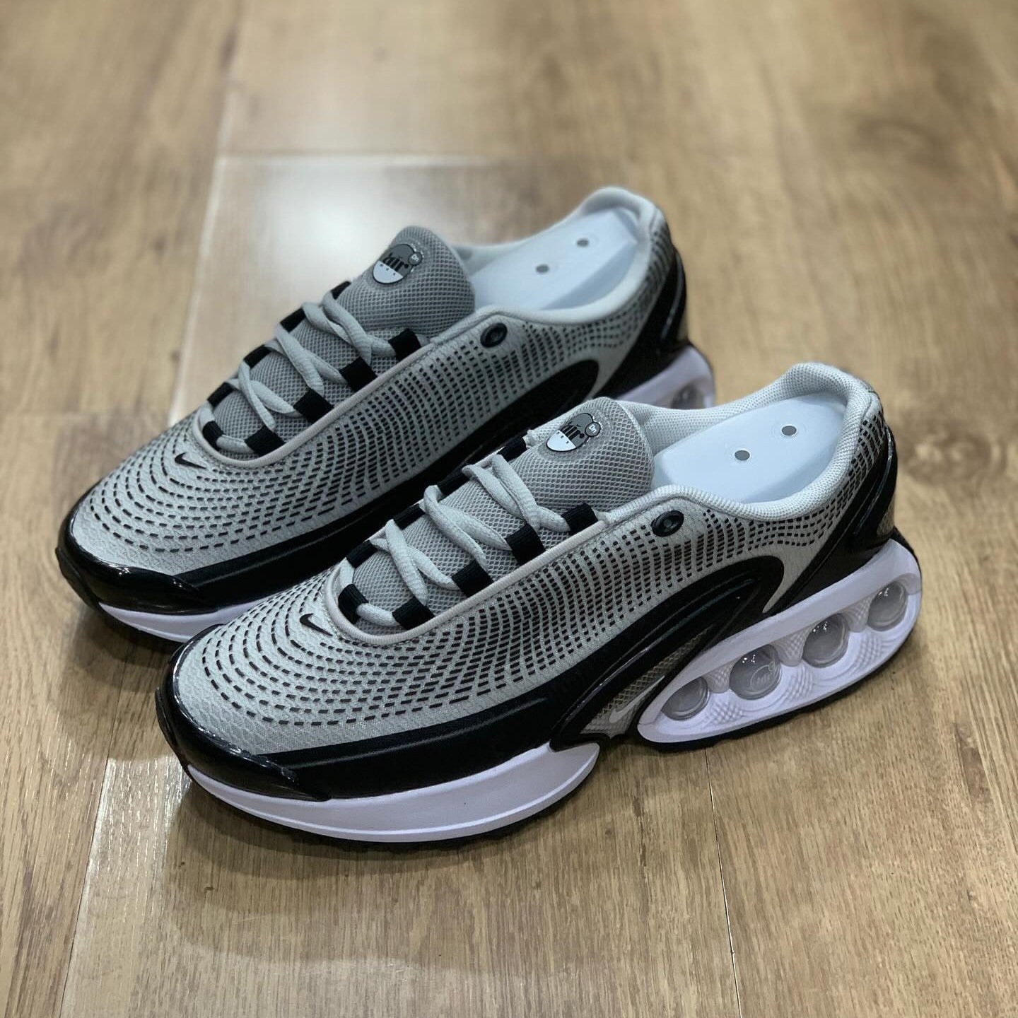 Air Max DN Grey