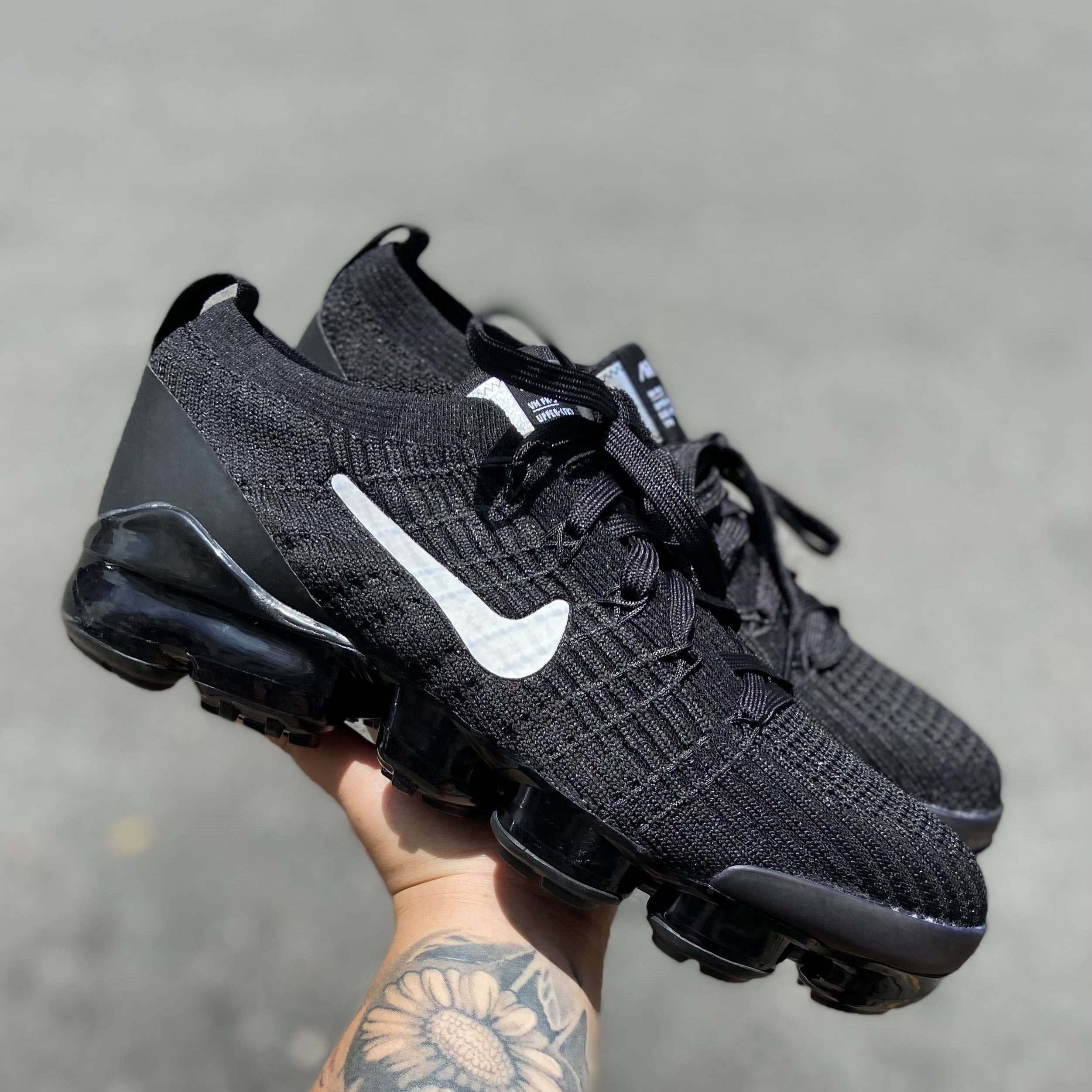VaporMax Flyknit Triple Black