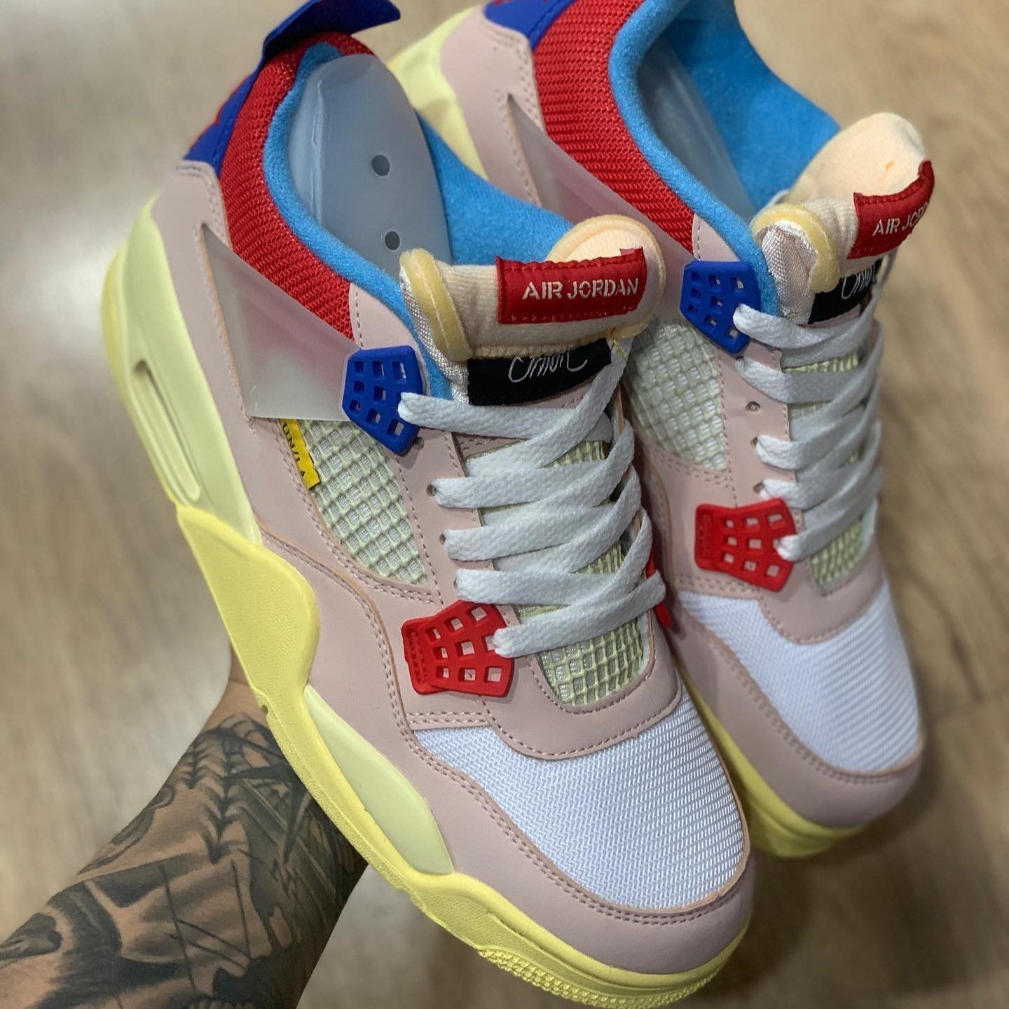 Air Jordan 4 Retro Guava Ice