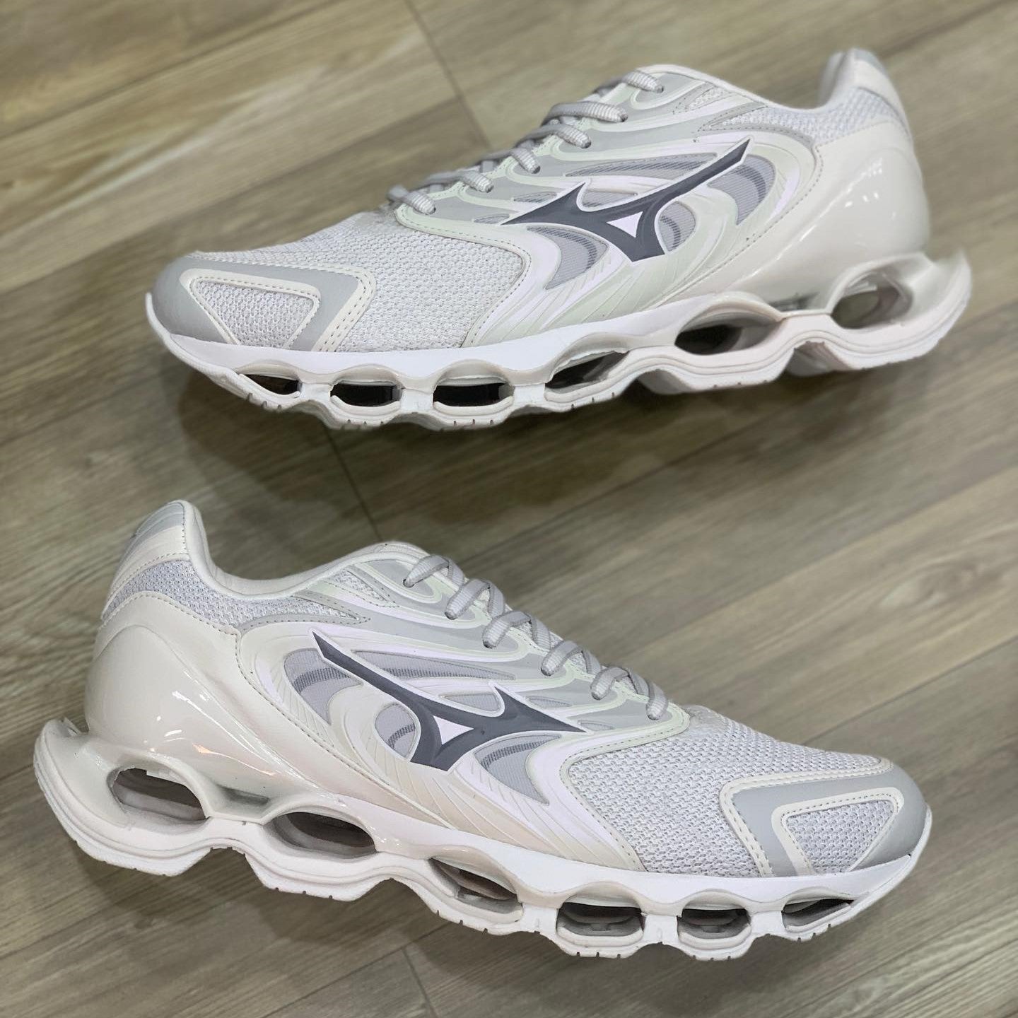 Wave Prophecy 12S White