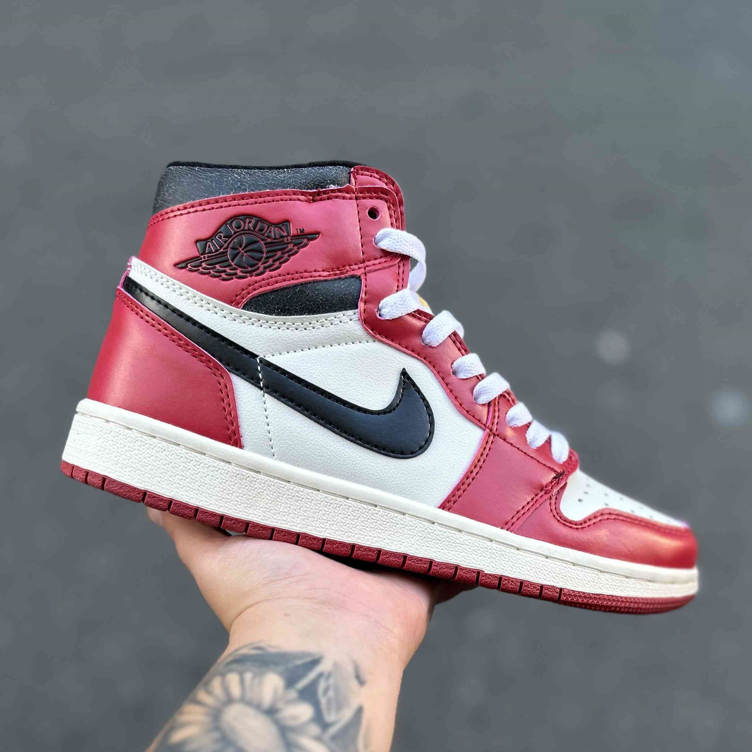 Air Jordan 1 High OG Chicago Lost and Found