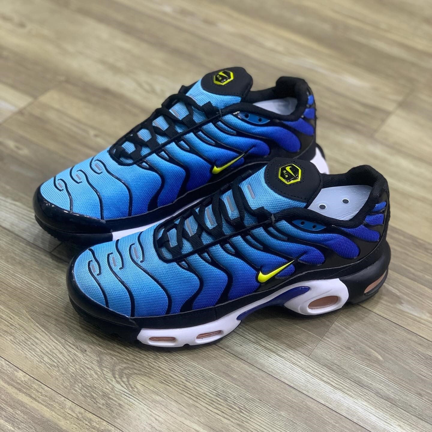 Air Max Plus Hyper Blue