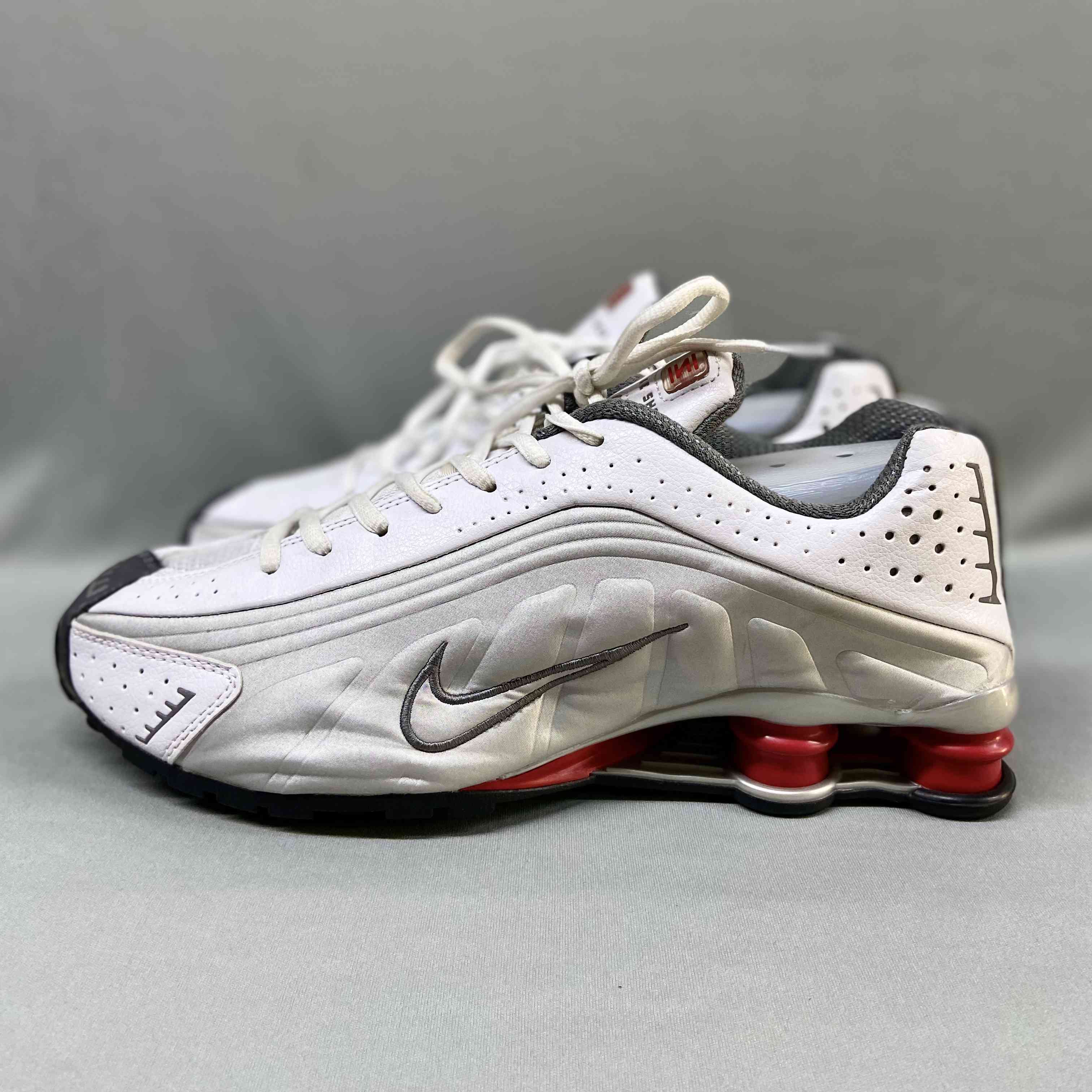 Shox R4 Retro Comet Red