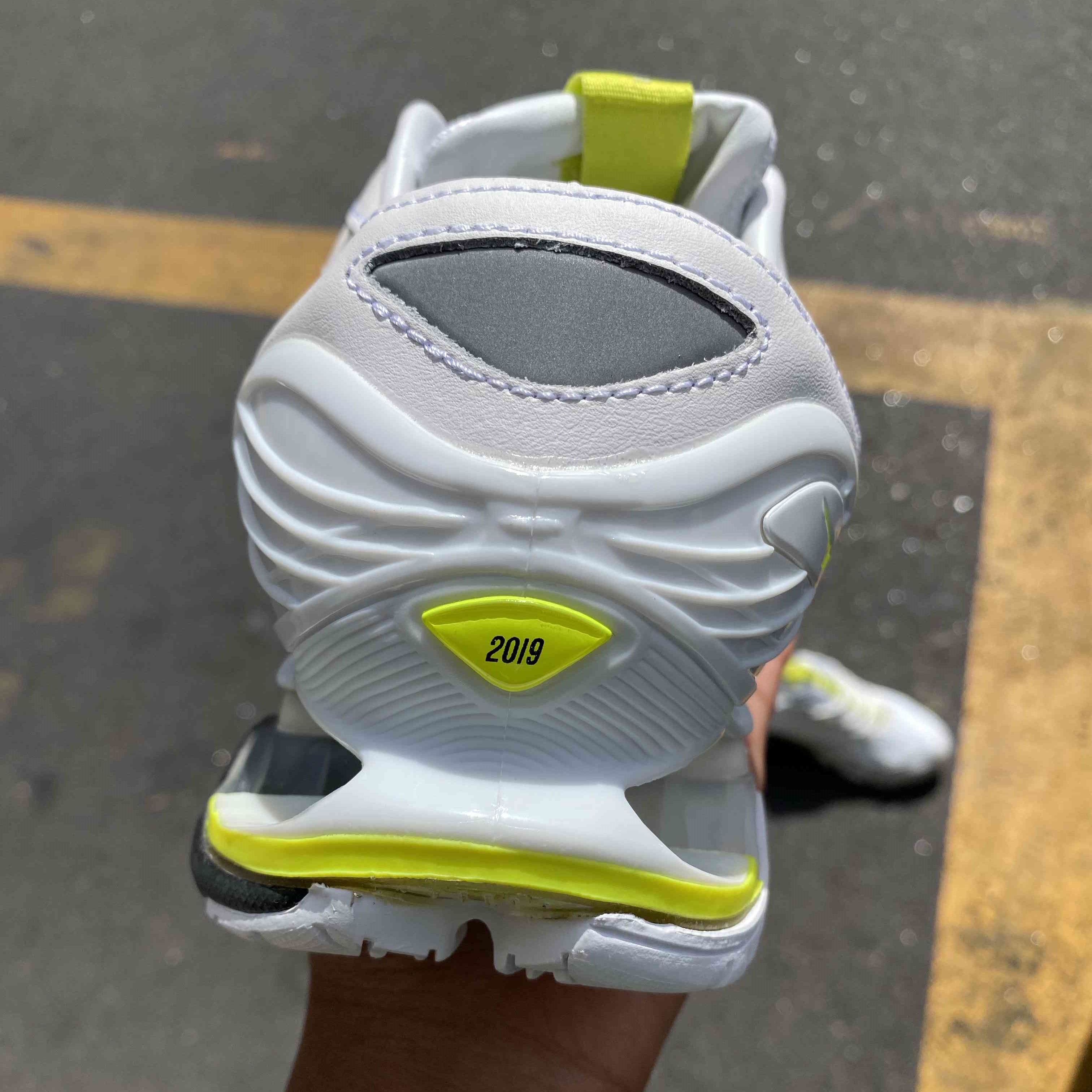 Mizuno Futur White Safety Yellow