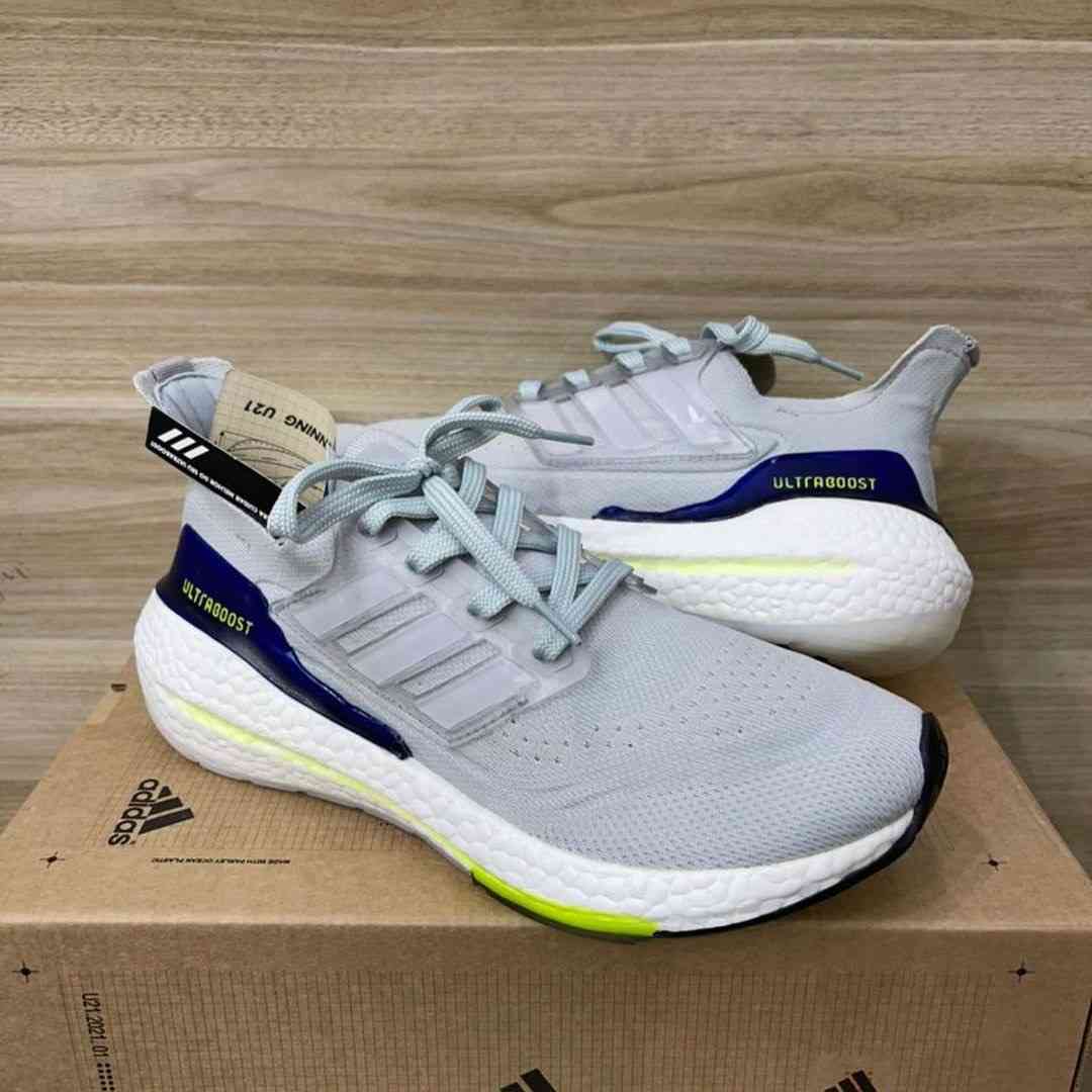 UltraBoost 21 Crystal White