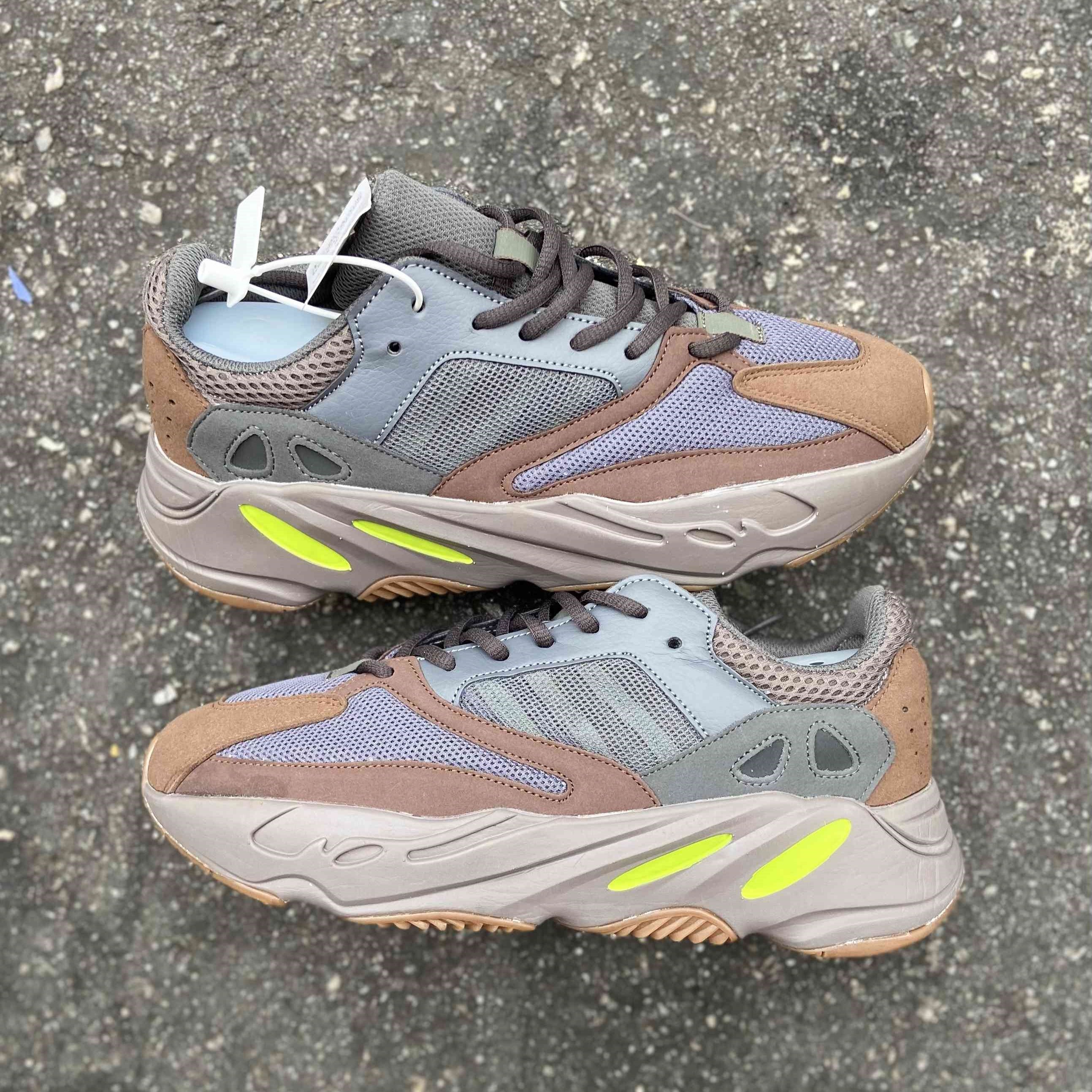 Yeezy Boost 700 Mauve