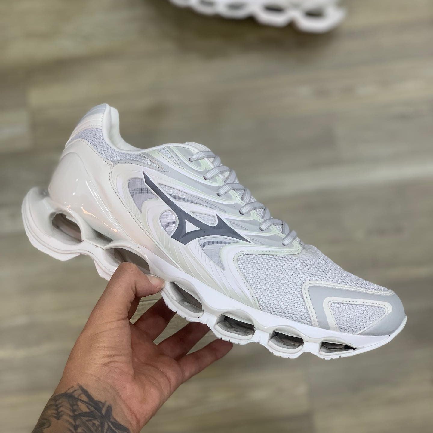 Wave Prophecy 12S White