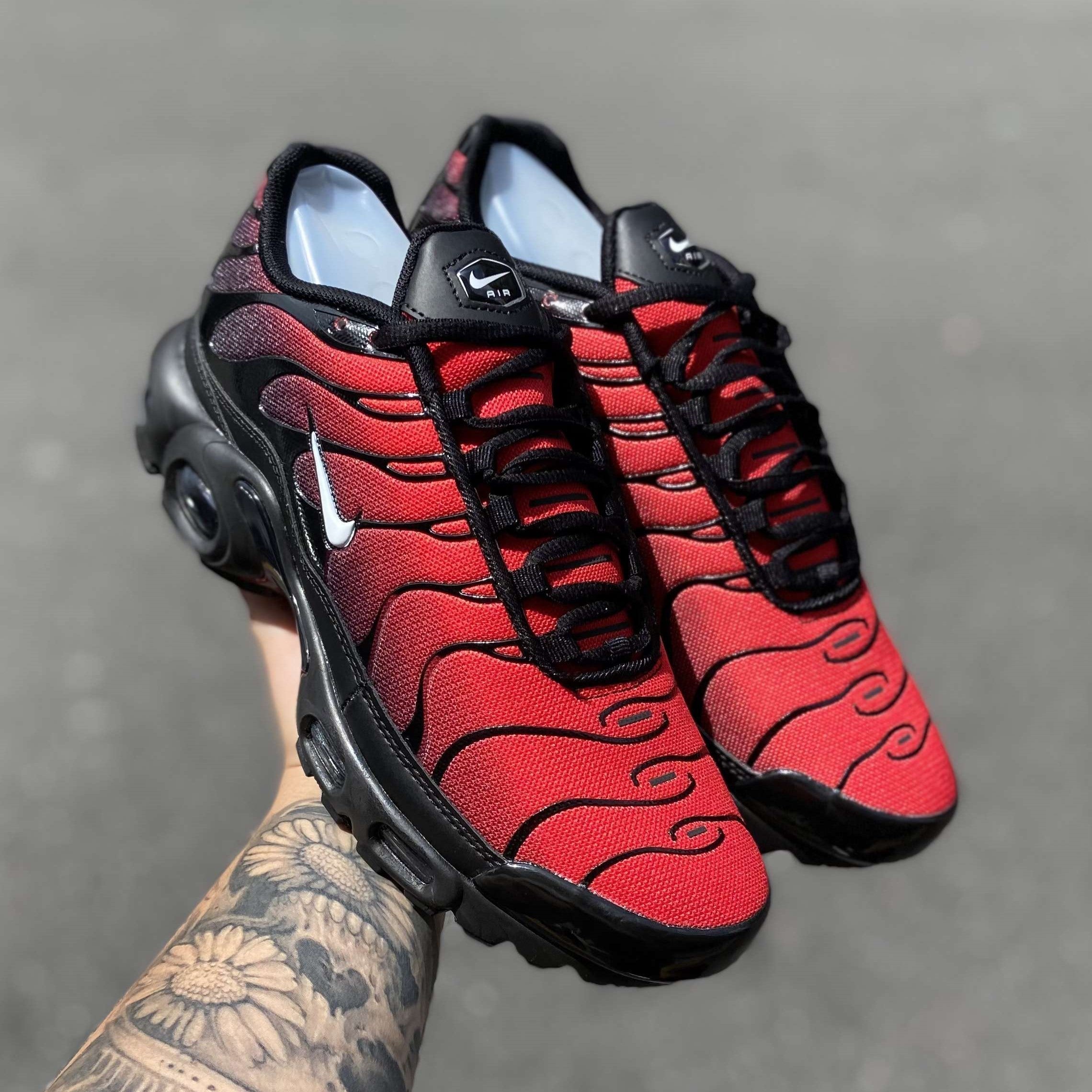 Air Max Plus TN Deadpool