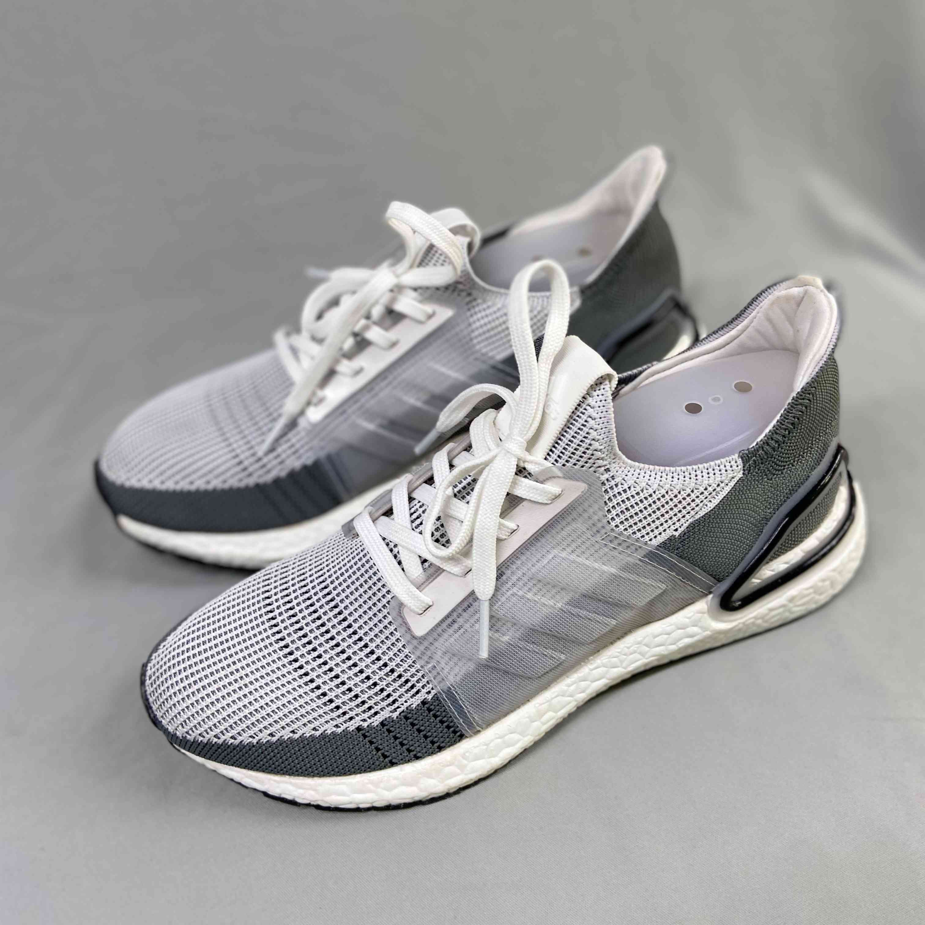 UltraBoost 19 Grey White