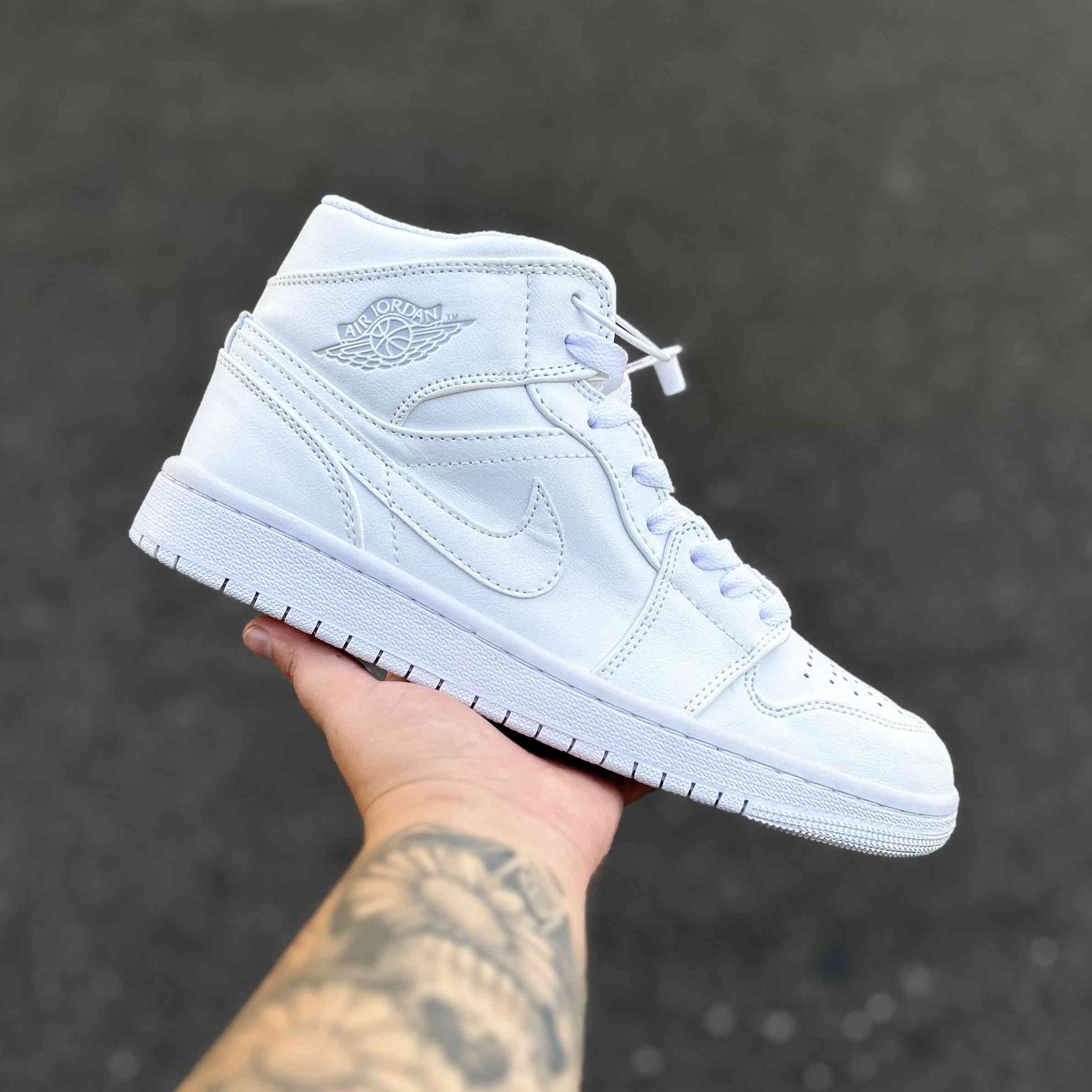 Air Jordan 1 Mid GS Triple White