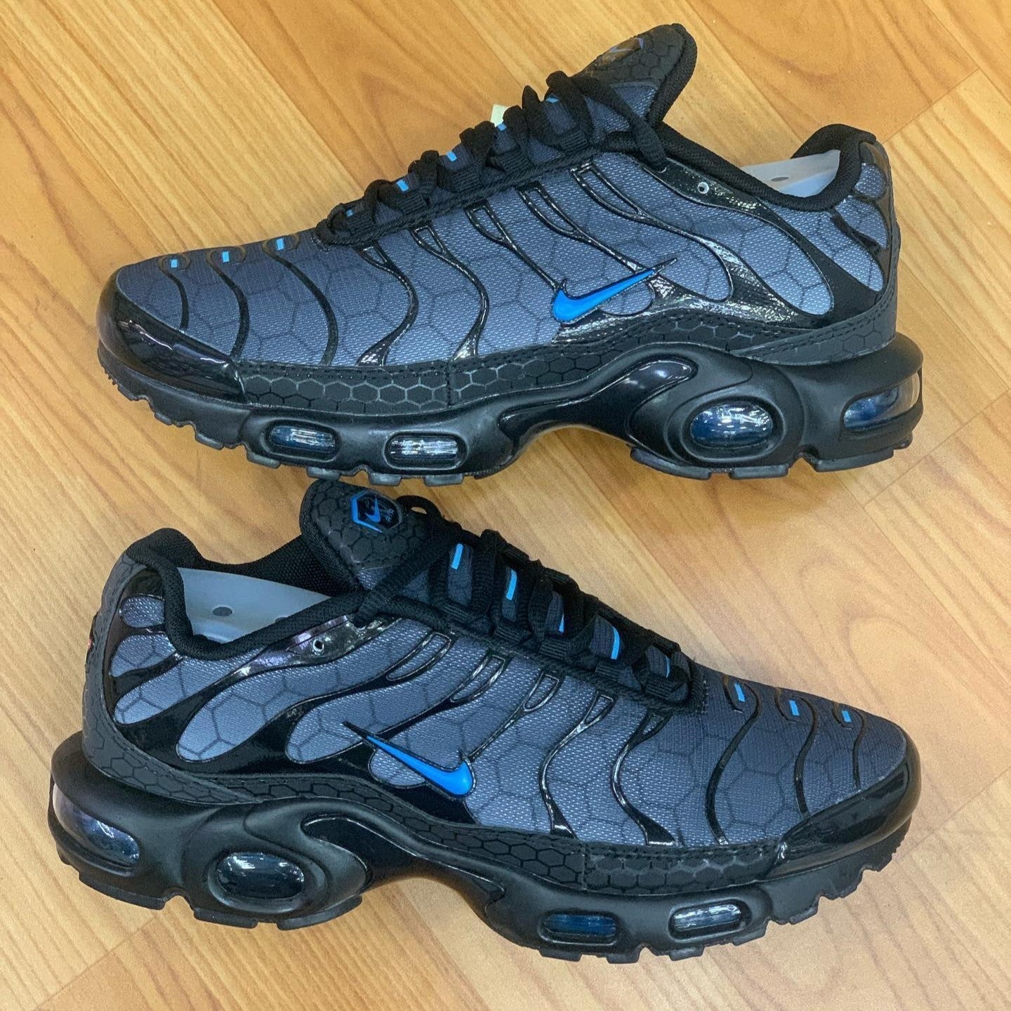 Air Max Plus Hex Black Laser Blue