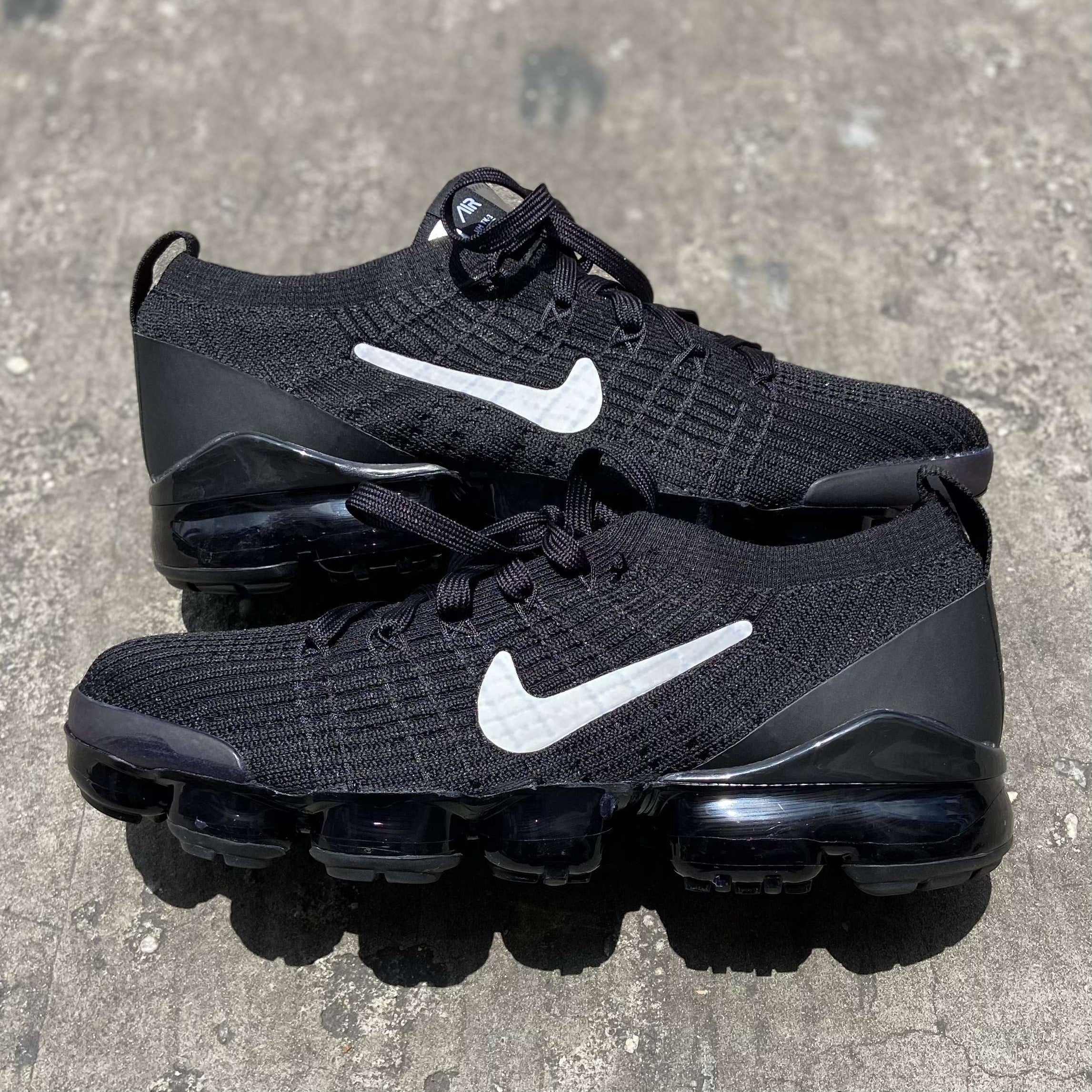 VaporMax Flyknit Triple Black