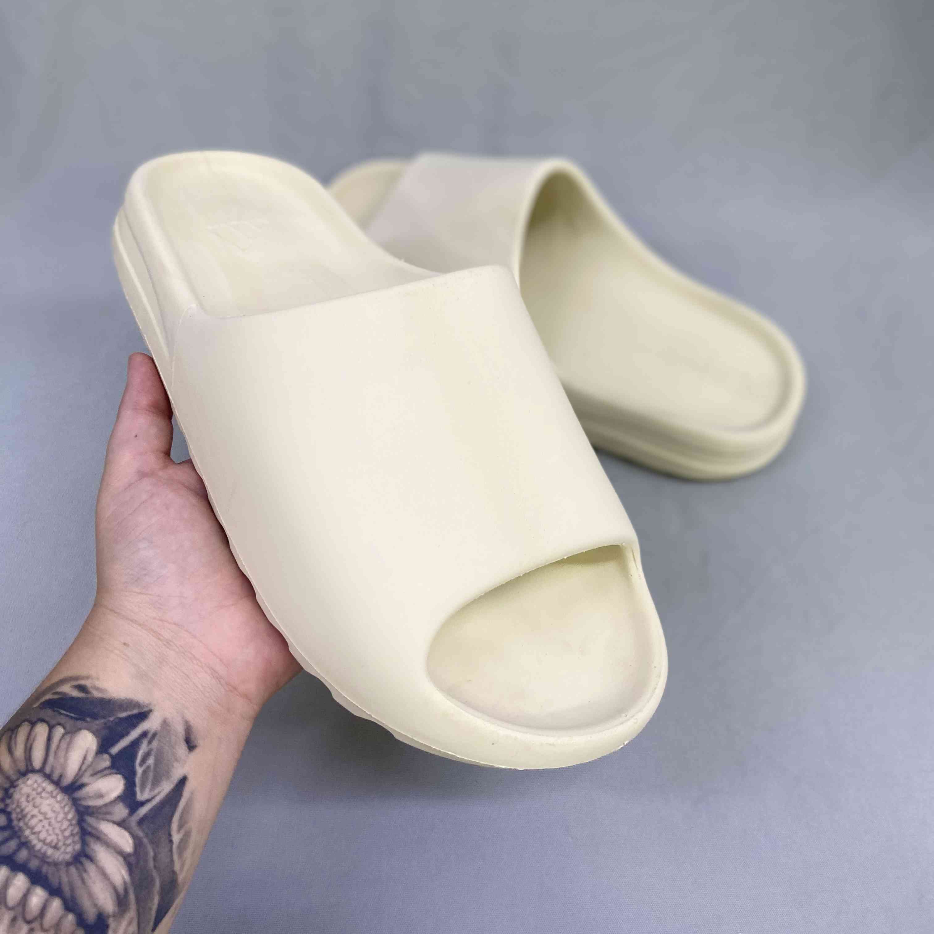 Yeezy Slide Bone