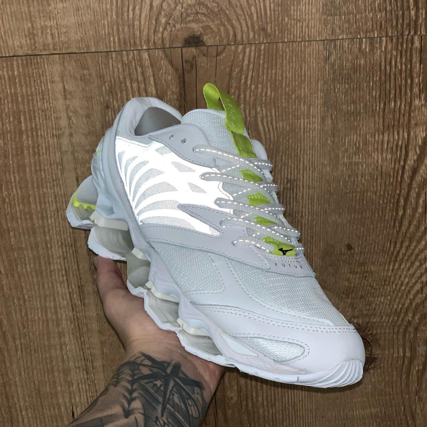 Mizuno Futur White Safety Yellow