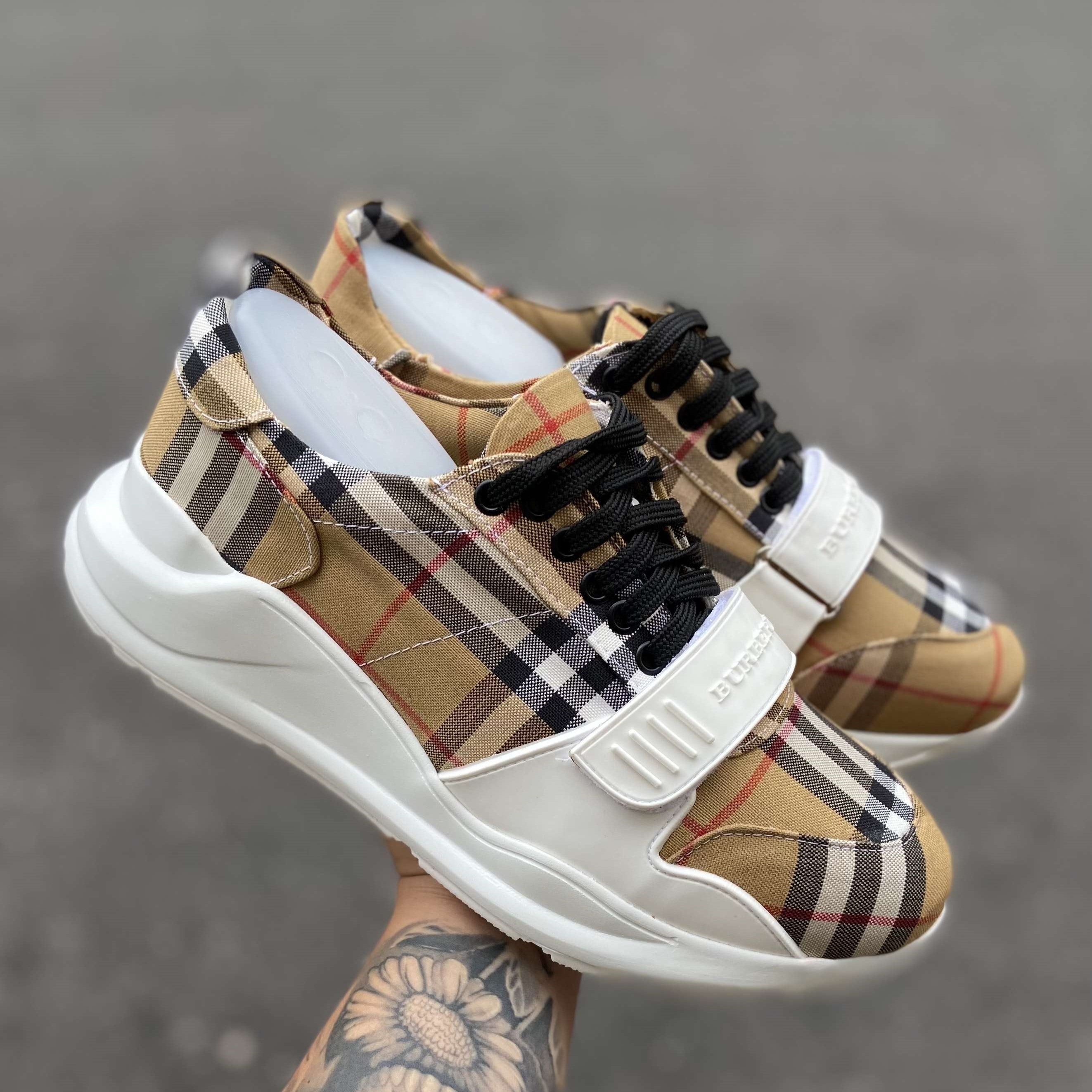 Burberry Regis Archive Beige
