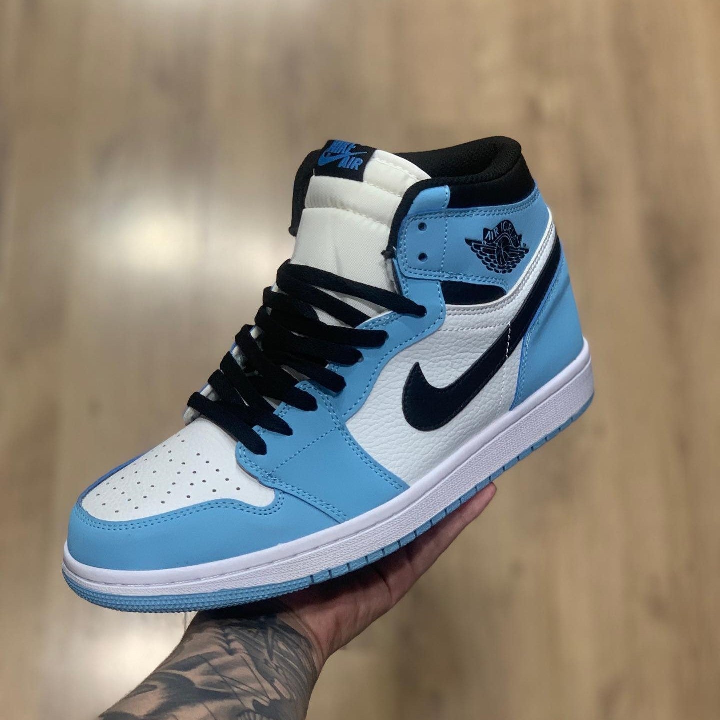 Air Jordan 1 Retro High White University Blue Black