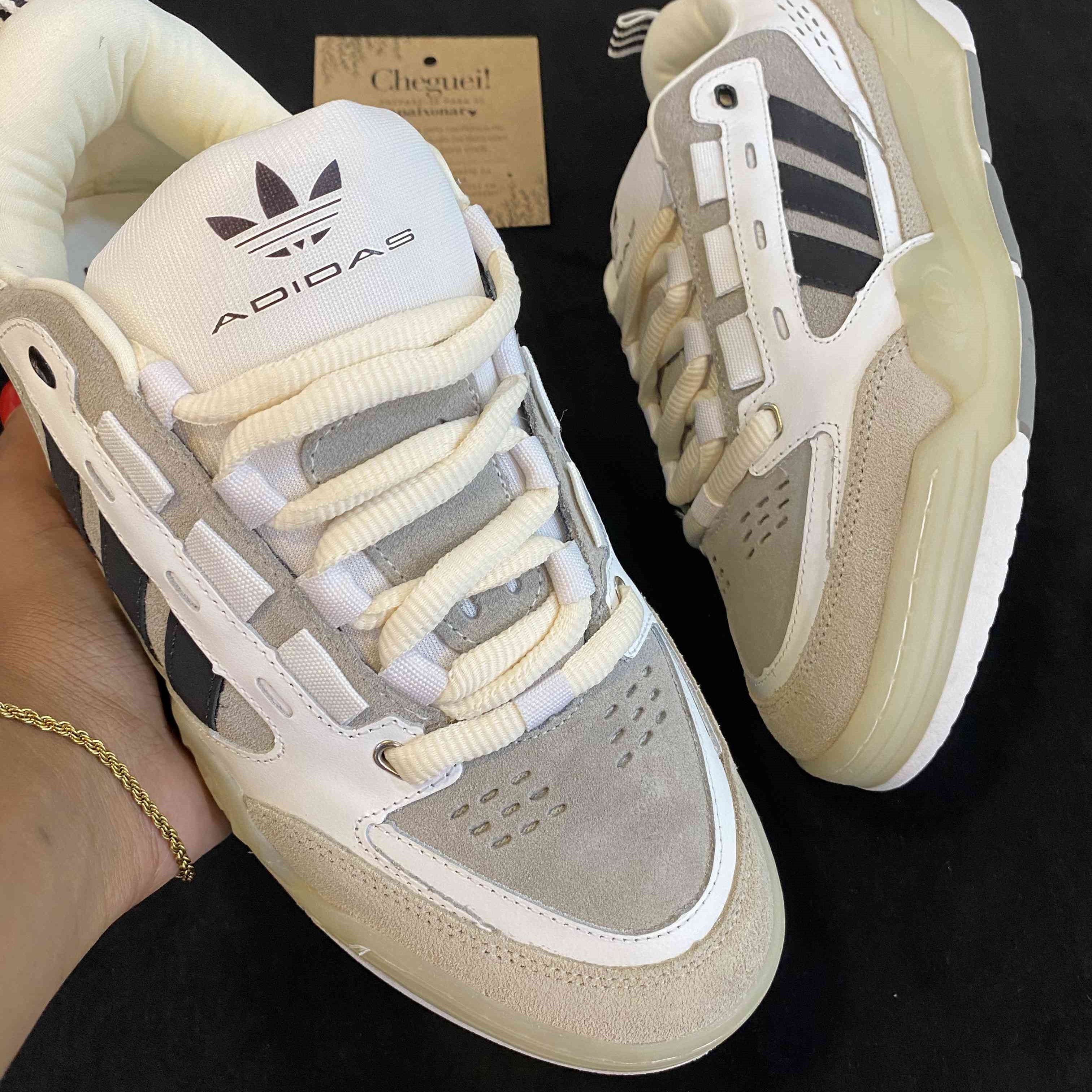 ADI2000 Chalk White Black