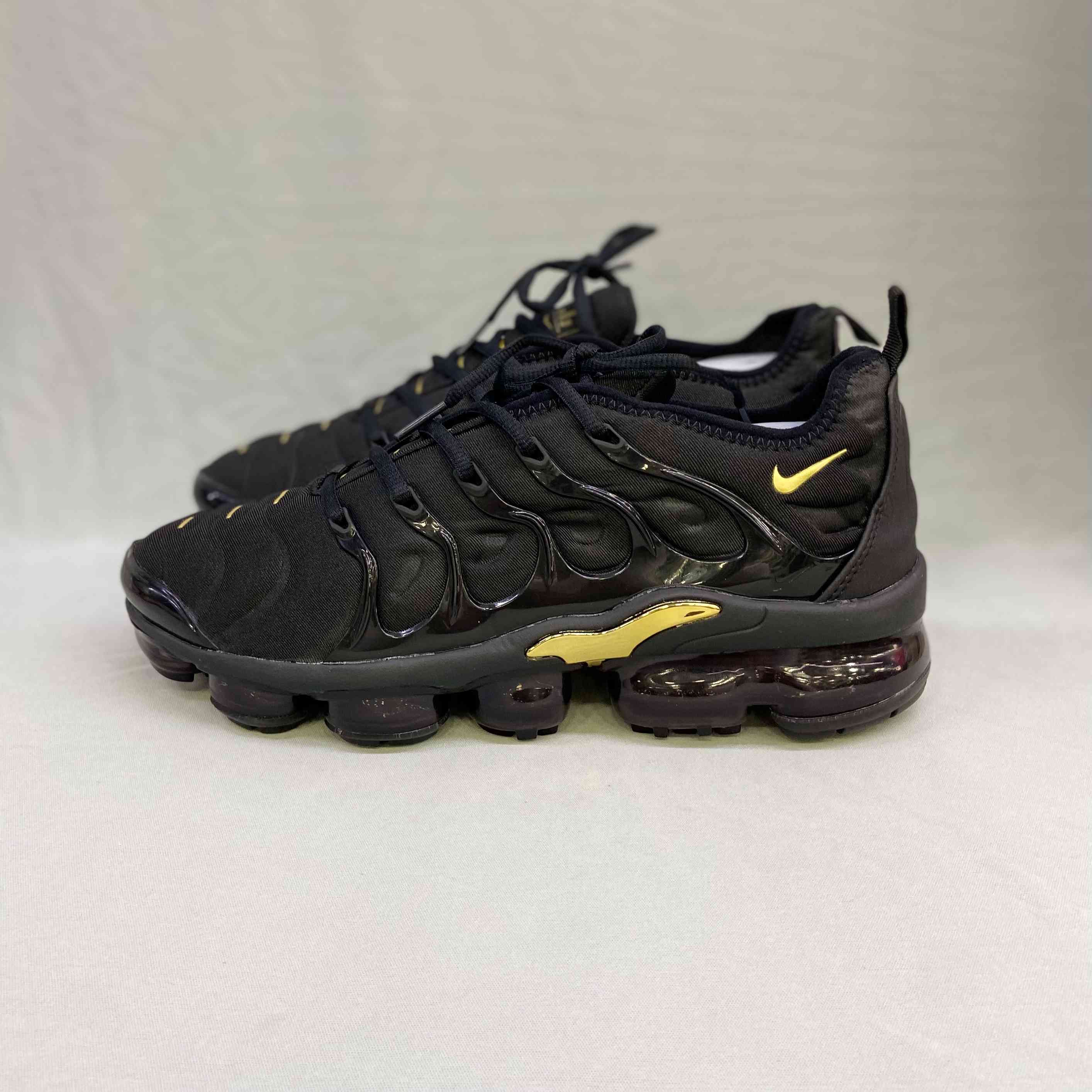 VaporMax Plus Black Anthracite Gold