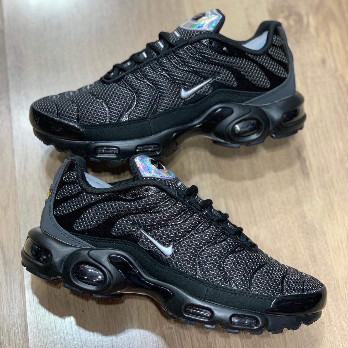 Air Max Plus Black Metallic Silver Refletive