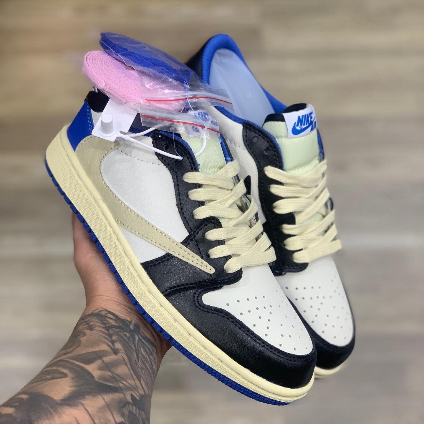 Air Jordan 1 Retro Low Fragment Design X Travis Scott