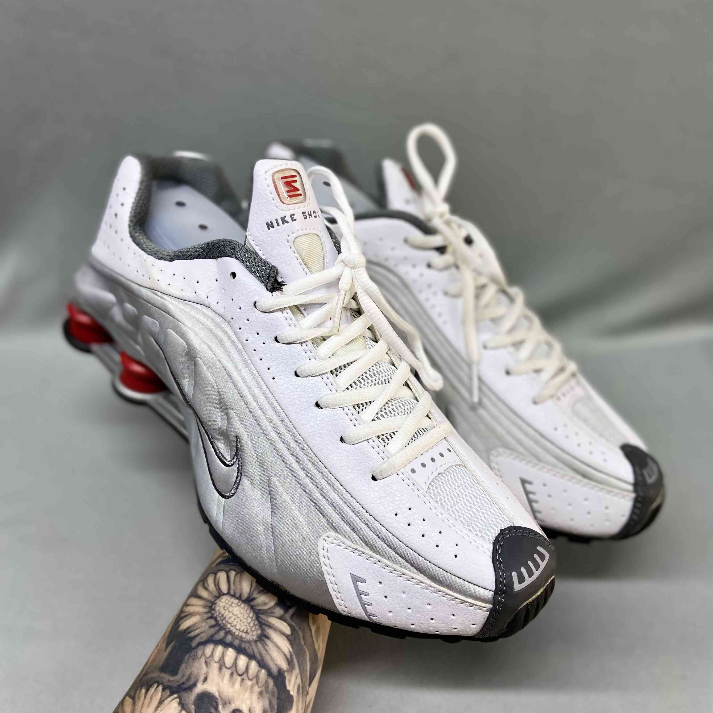 Shox R4 Retro Comet Red