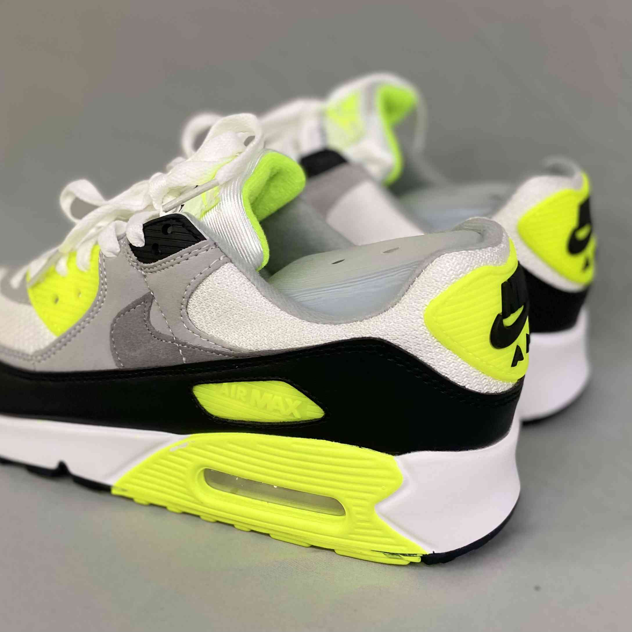 Air Max 90 Volt