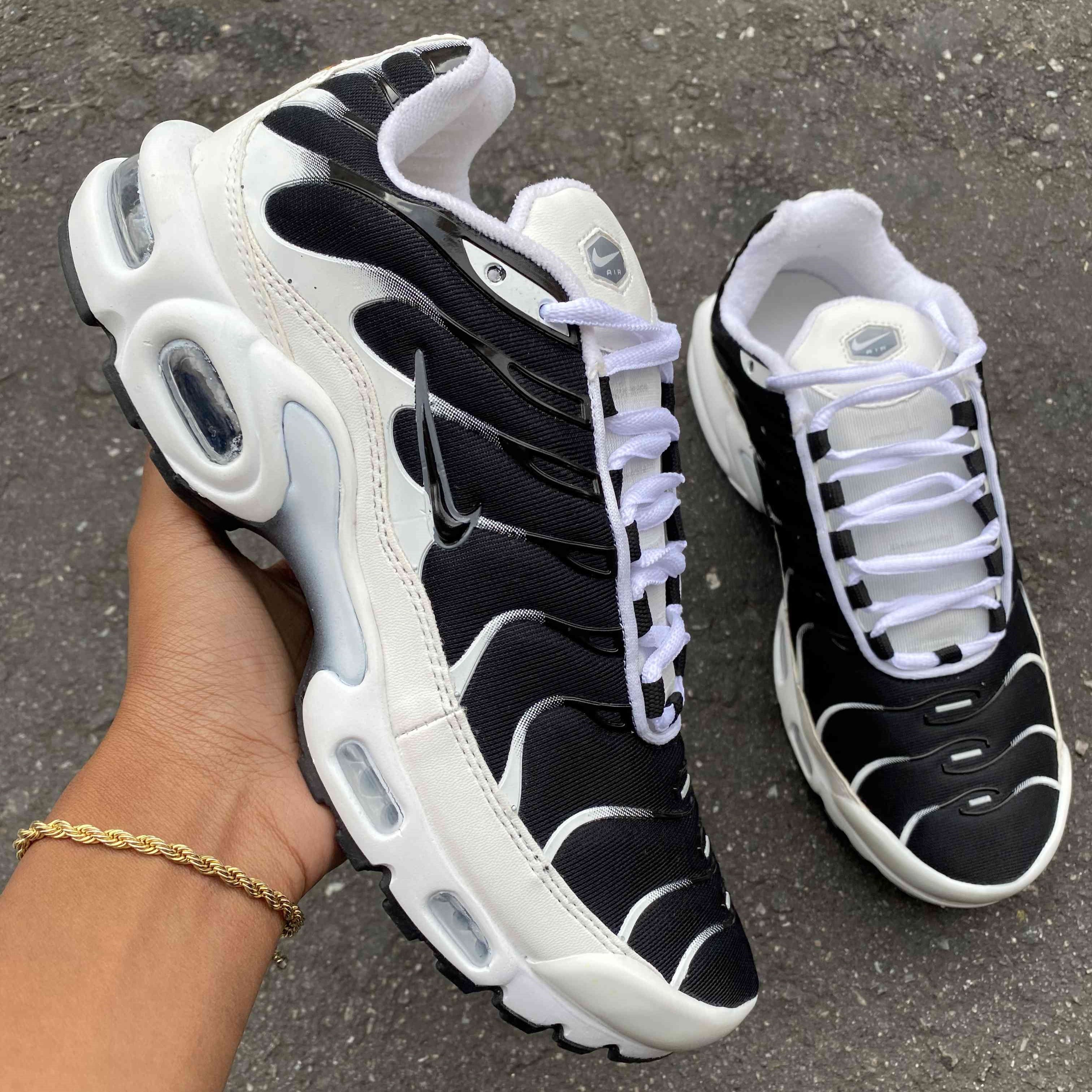 Air Max Plus TN White Black Metallic Pewter