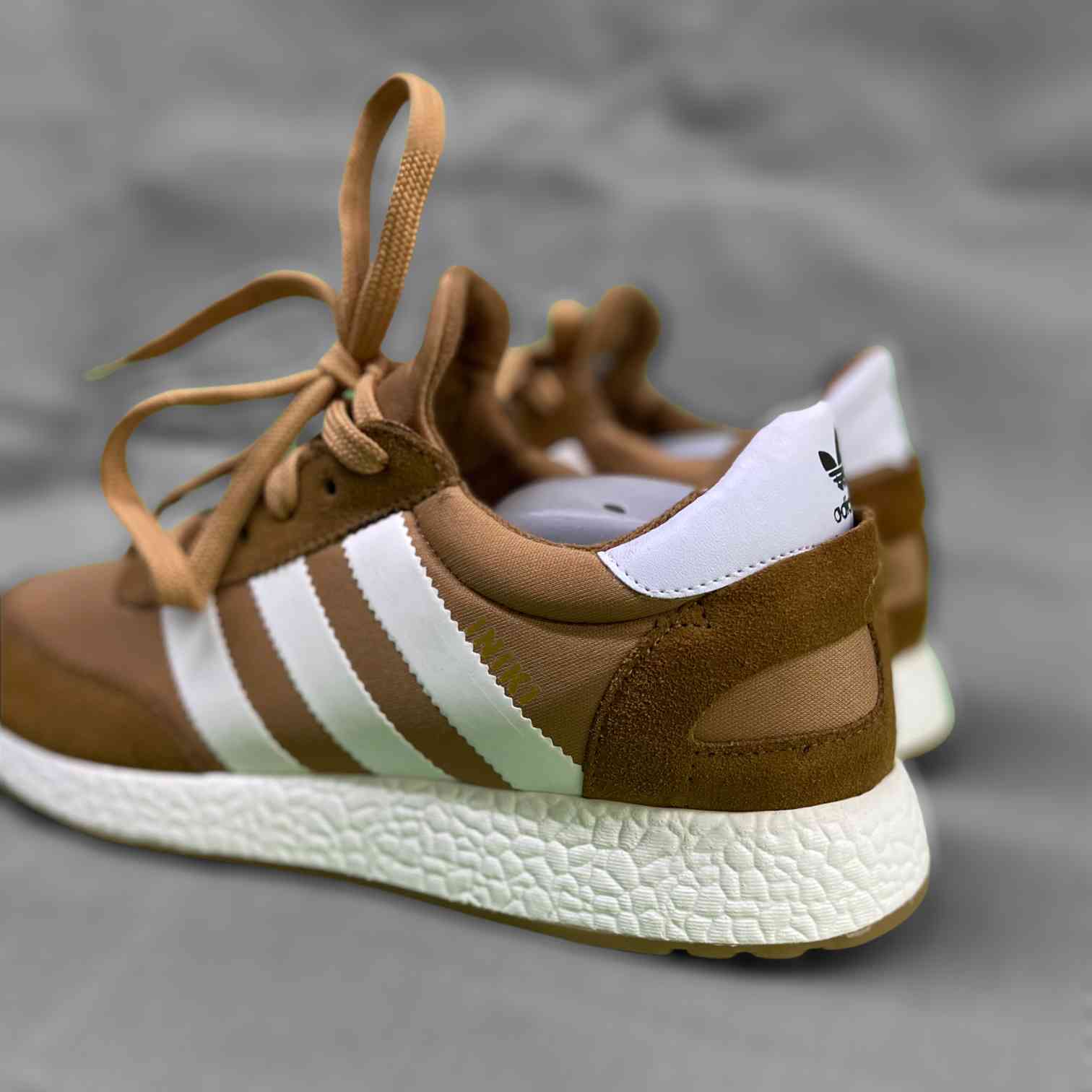 Iniki Runner Brown