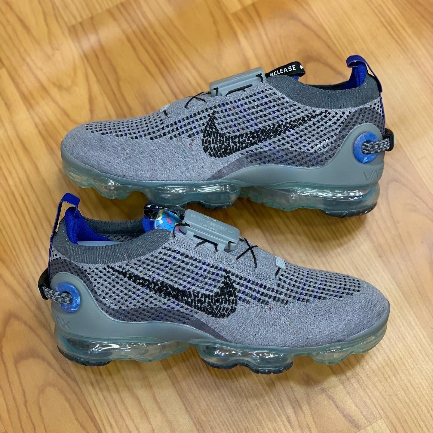 VaporMax 2020 Flyknit Particle Grey