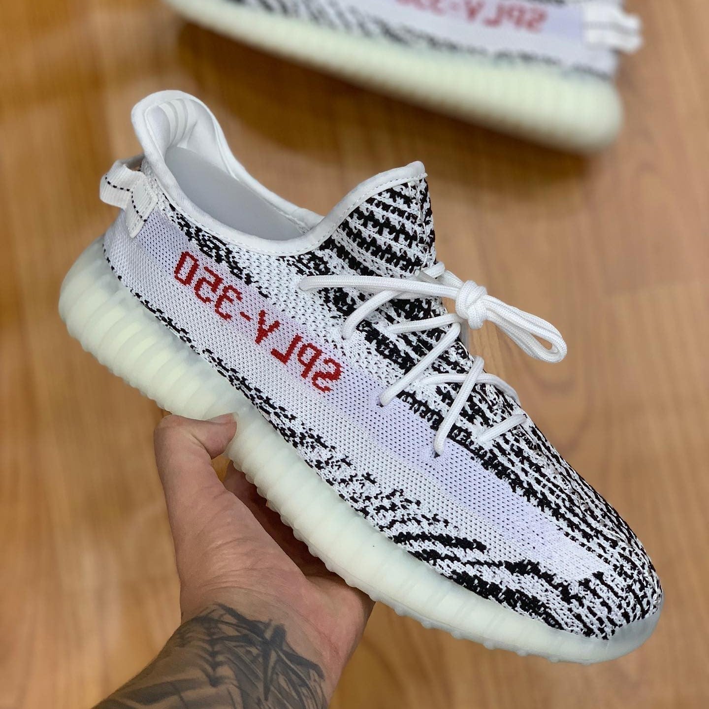 Yeezy Boost 350 v2 Zebra