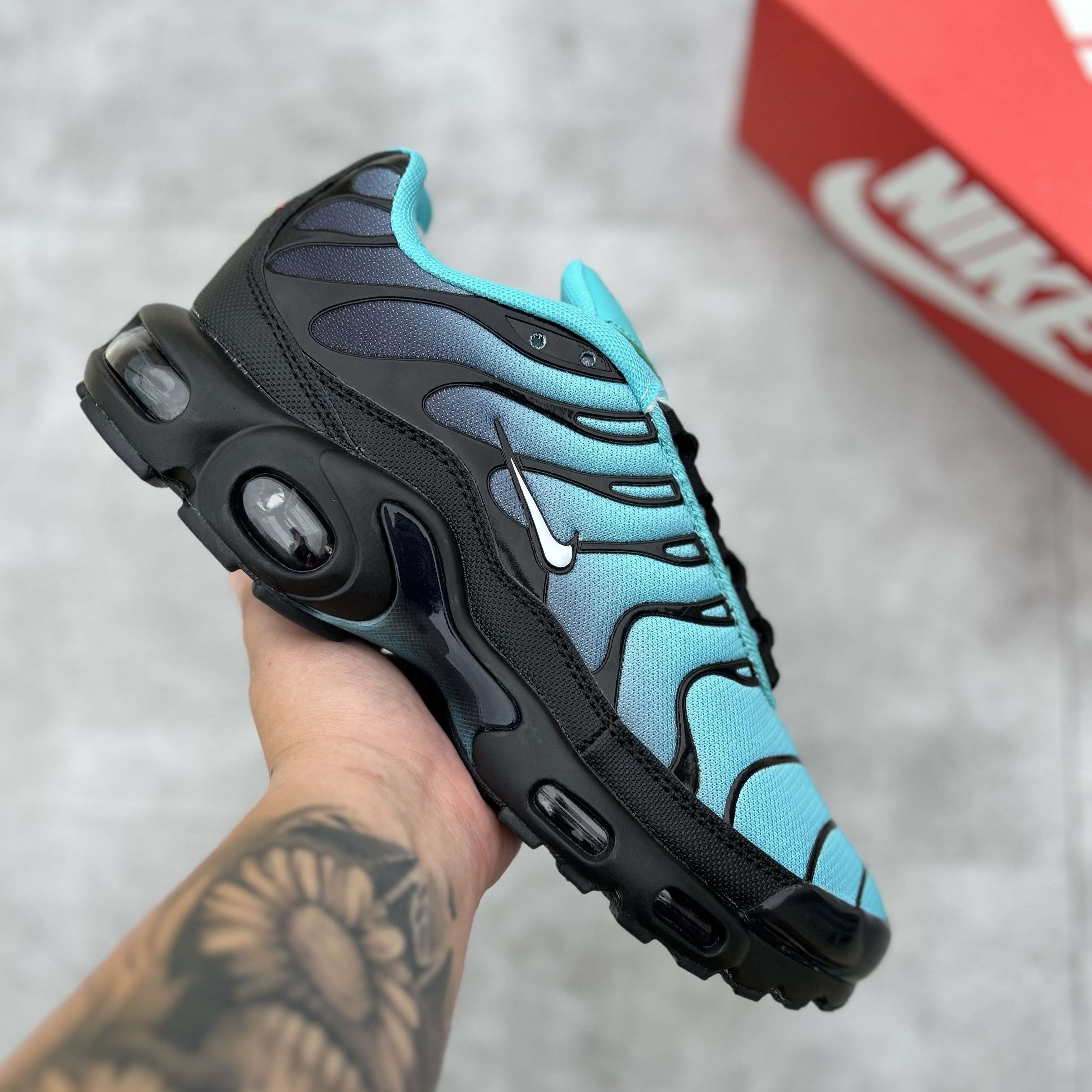 Air Max Plus TN Light Retro